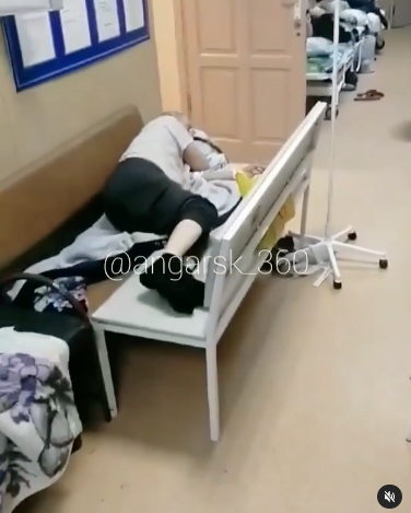 Пациент в больнице Ангарска. Скриншот видео Instagram @angarsk_360