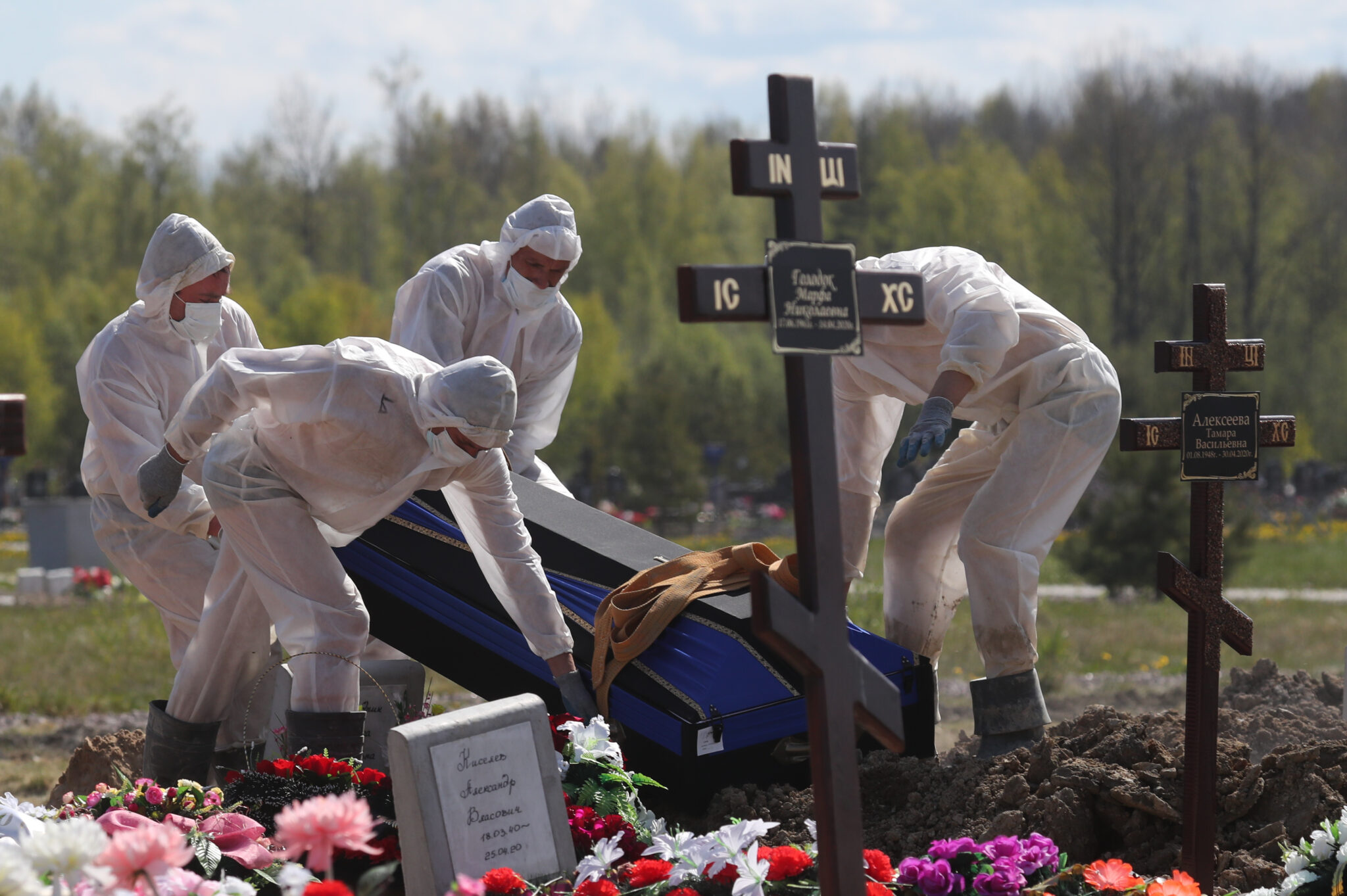 Похороны умершего от коронавируса. Фото Alexander Demianchuk/TASS/ Scanpix / Leta