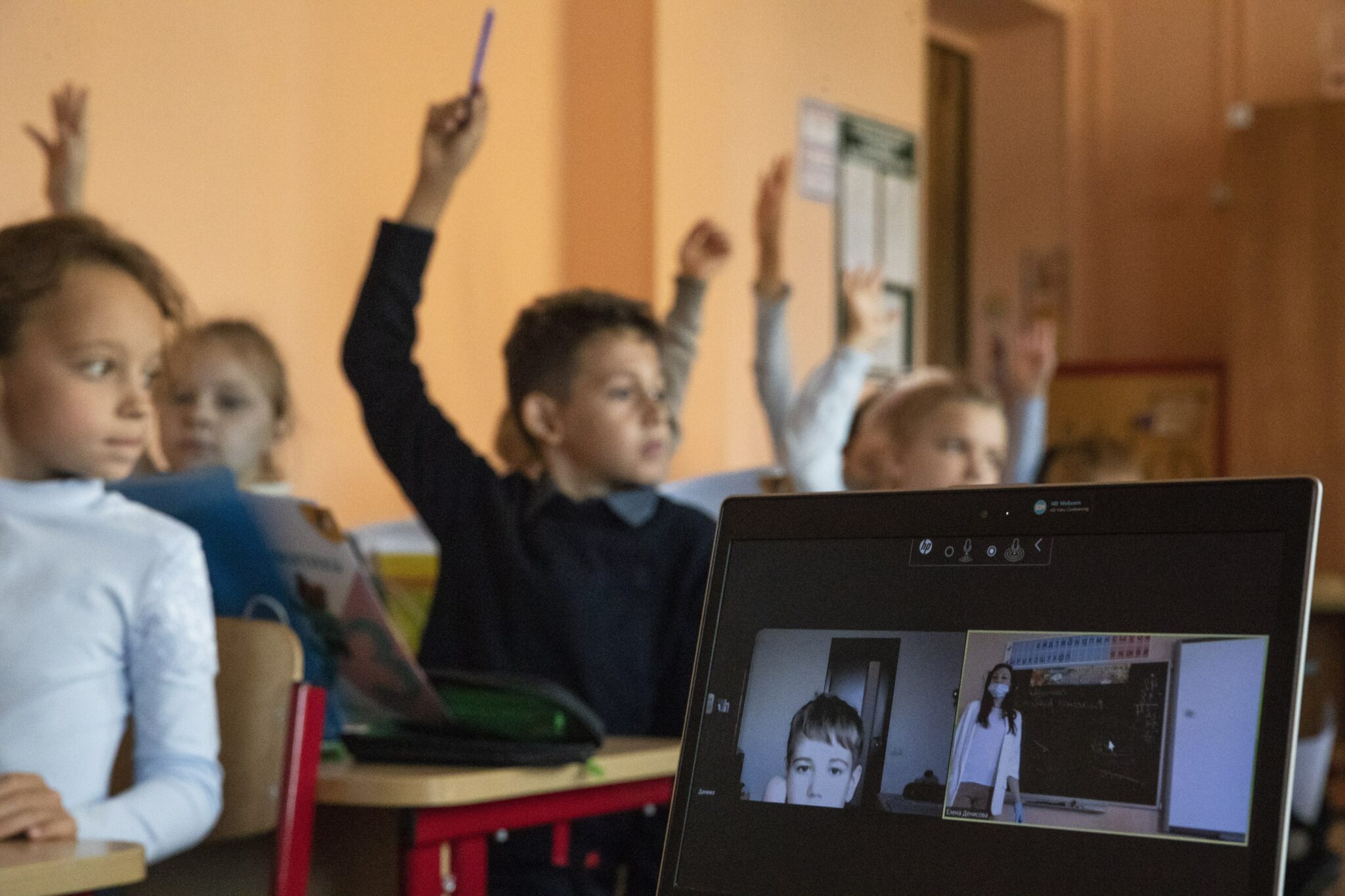 Урок в московской школе. Фото AP Photo/Pavel Golovkin/Scanpix/Leta