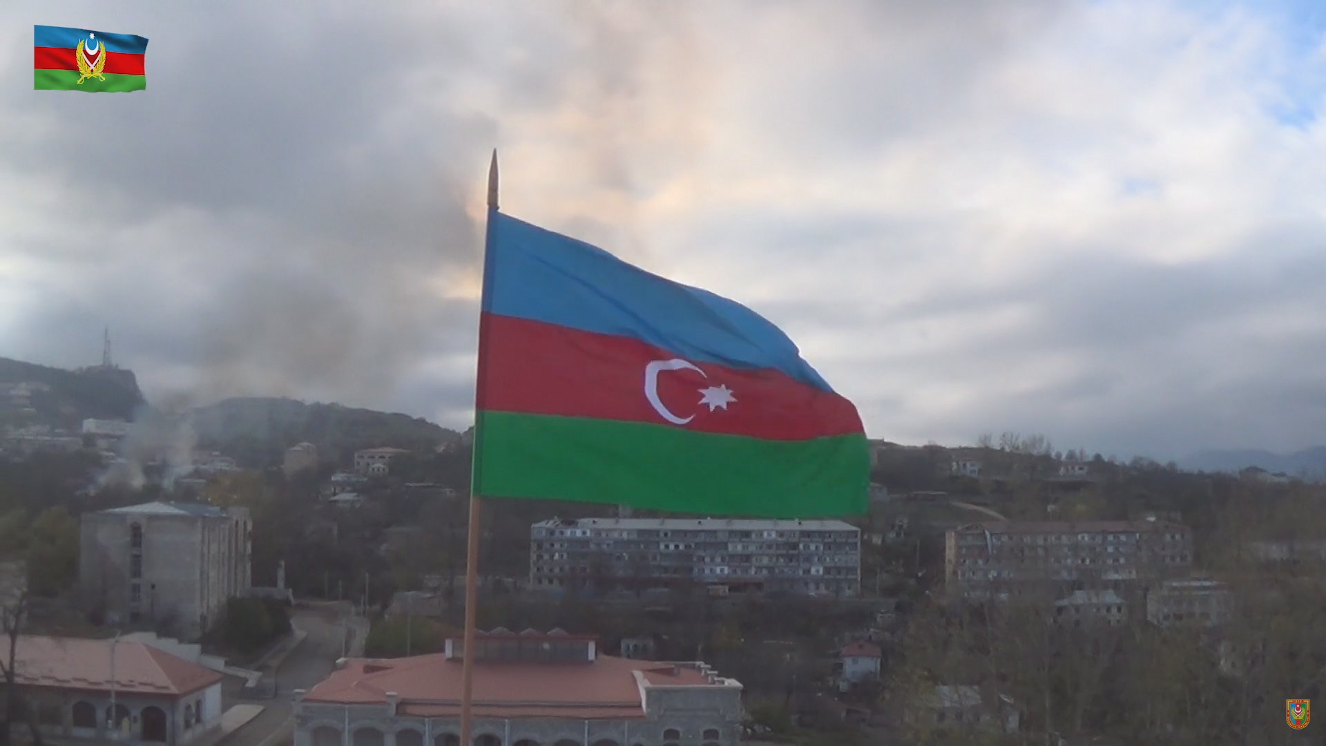Флаг Азербайджана над городом Шуши. Фото EPA/AZERBAIJAN DEFENCE MINISTRY / Scanpix/Leta