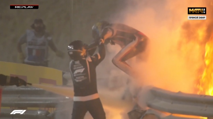 Авария на Гран-при Бахрейна с участием Ромена Грожана. Кадр трансляции "Матч ТВ"