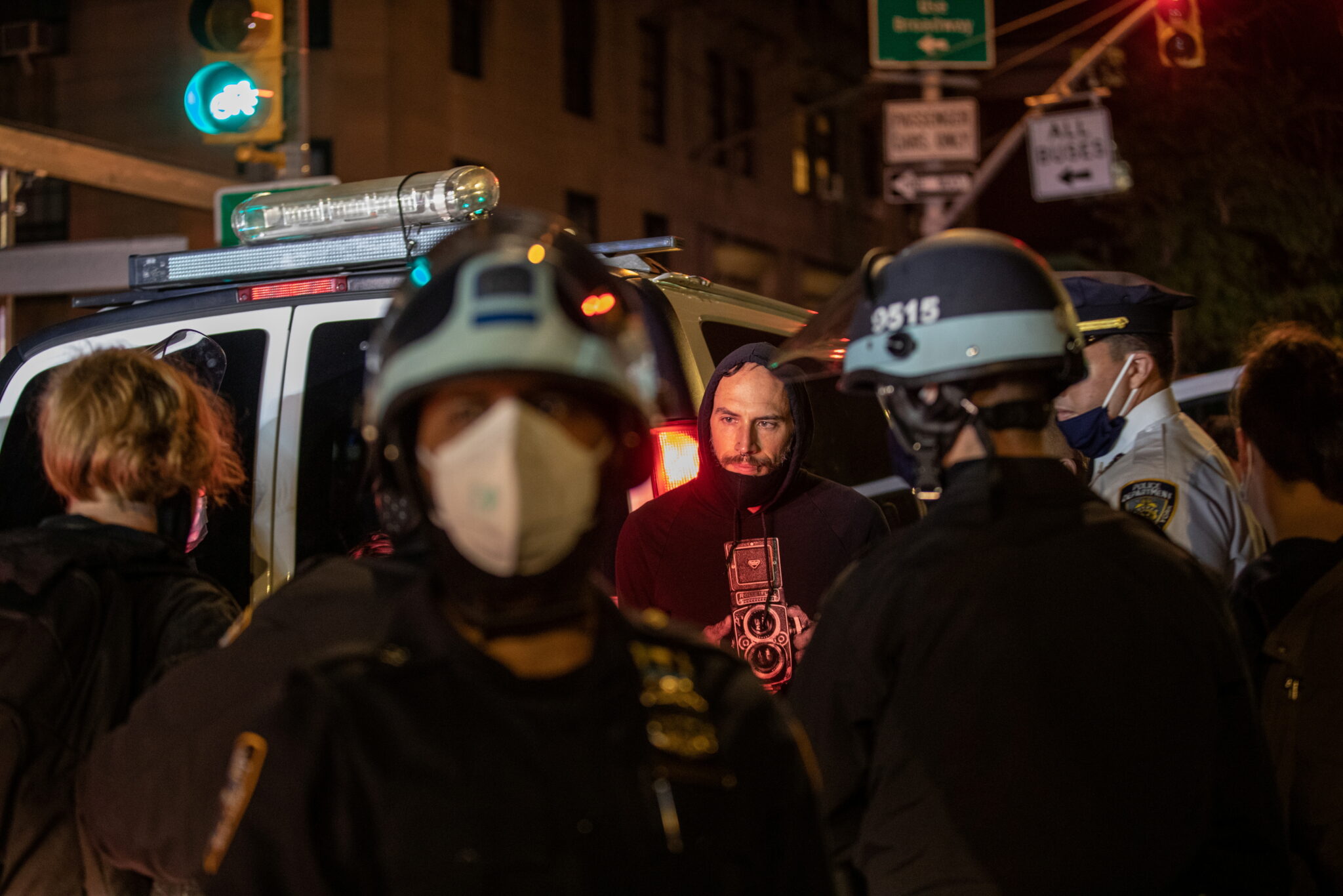 Полиция задерживает демонстрантов в Нью-Йорке. Фото REUTERS/Jeenah Moon/Scanpix/Leta