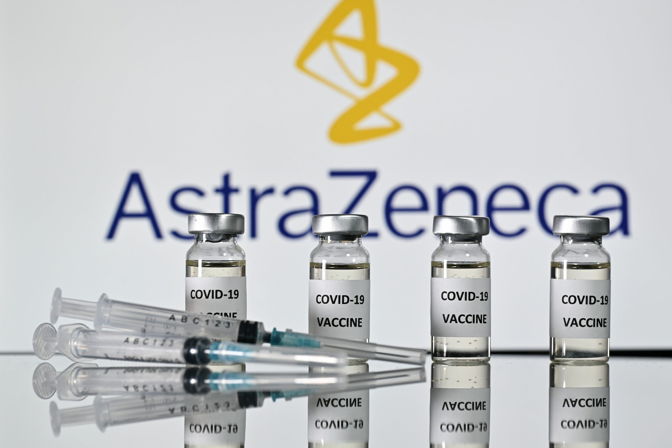 Вакцина британской фармацевтической компании AstraZeneca от Covid-19. Фото JUSTIN TALLIS / TASS / Scanpix / Leta