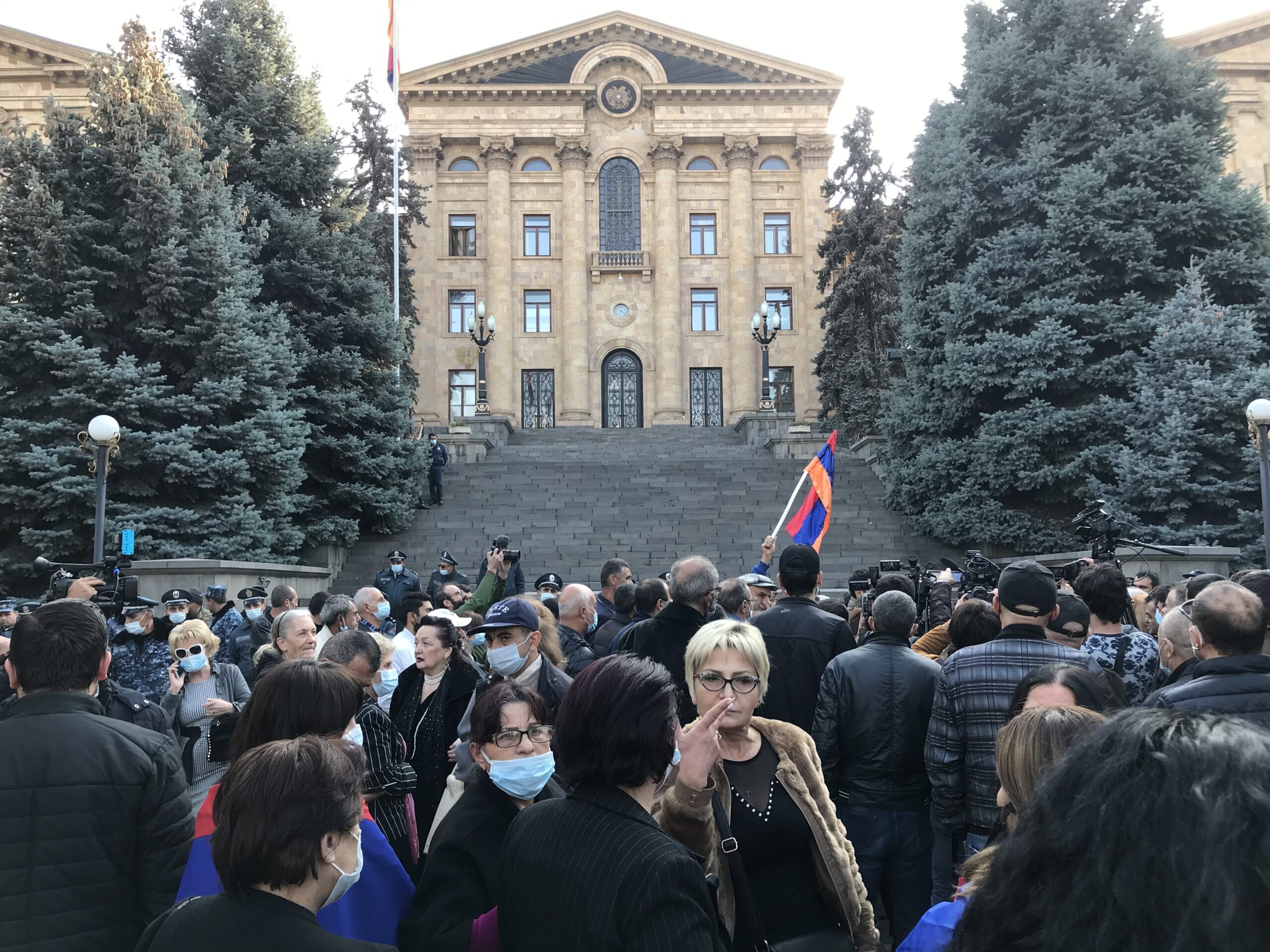 На улицах Еревана толпы людей. Фото Катерина Малофеева для Spektr.Press