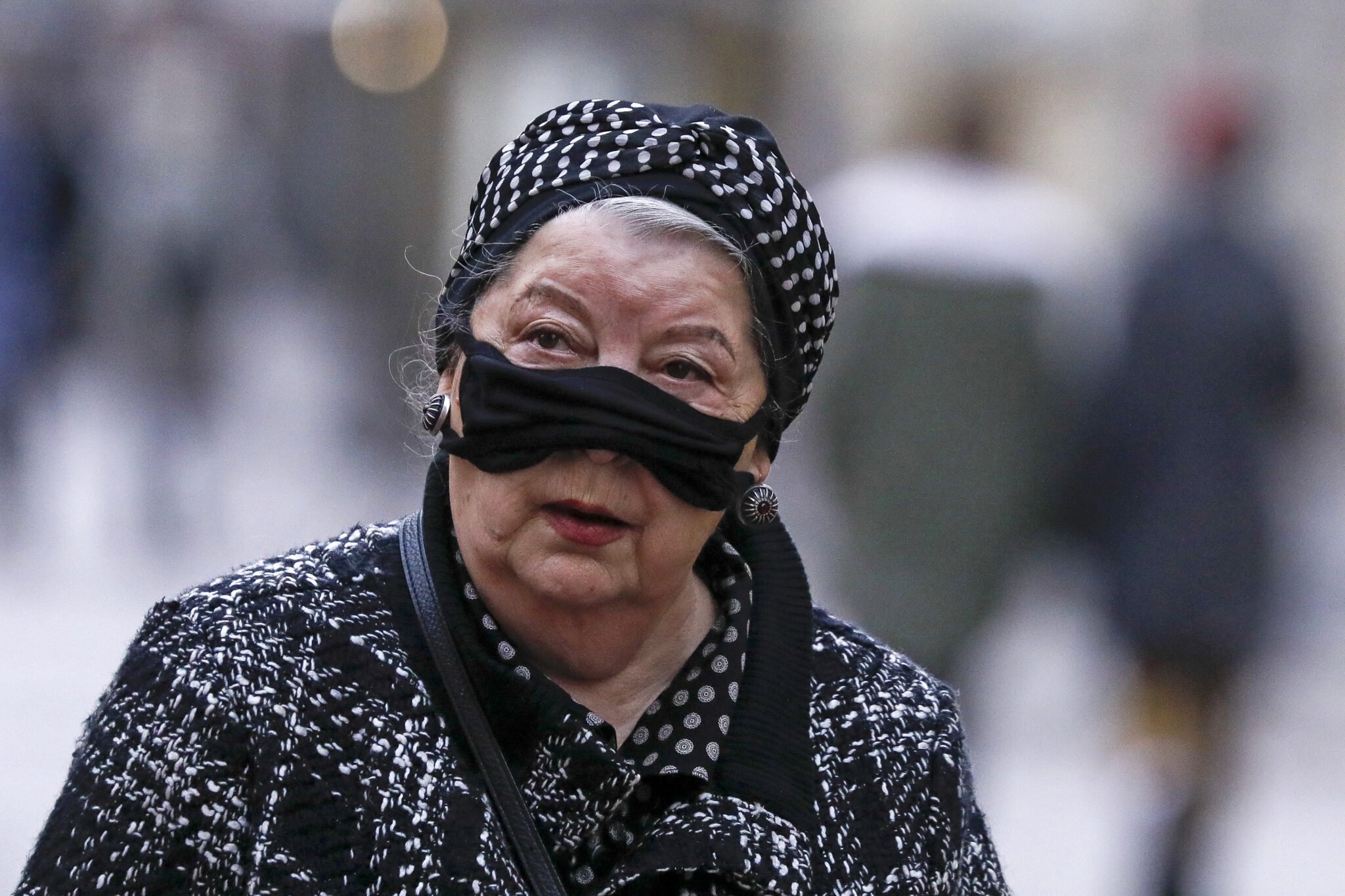 Женщина с маской. Фото Artyom Geodakyan / TASS / Scanpix / Leta