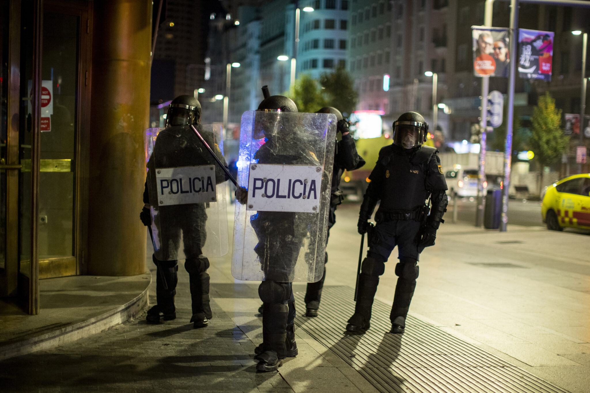 Полиция на улицах Мадрида 1 ноября. Фото  AP Photo/Manu Fernandez/Scanpix/Leta