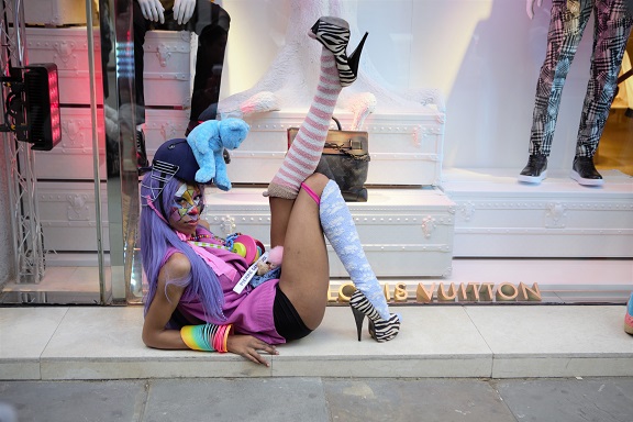 Модный флешмоб Пьера Гарруди в Лондоне. Фото Zumapress / Scanpix / Leta
