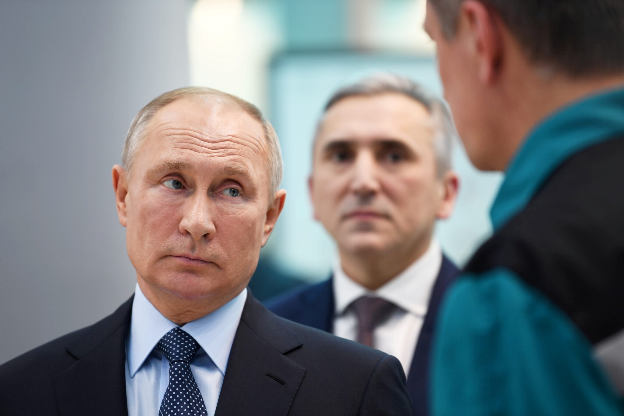 Путин осматривает "Запсибнефтехим". Фото  Sputnik/Alexei Nikolsky/Kremlin via REUTERS /Scanpix/Leta