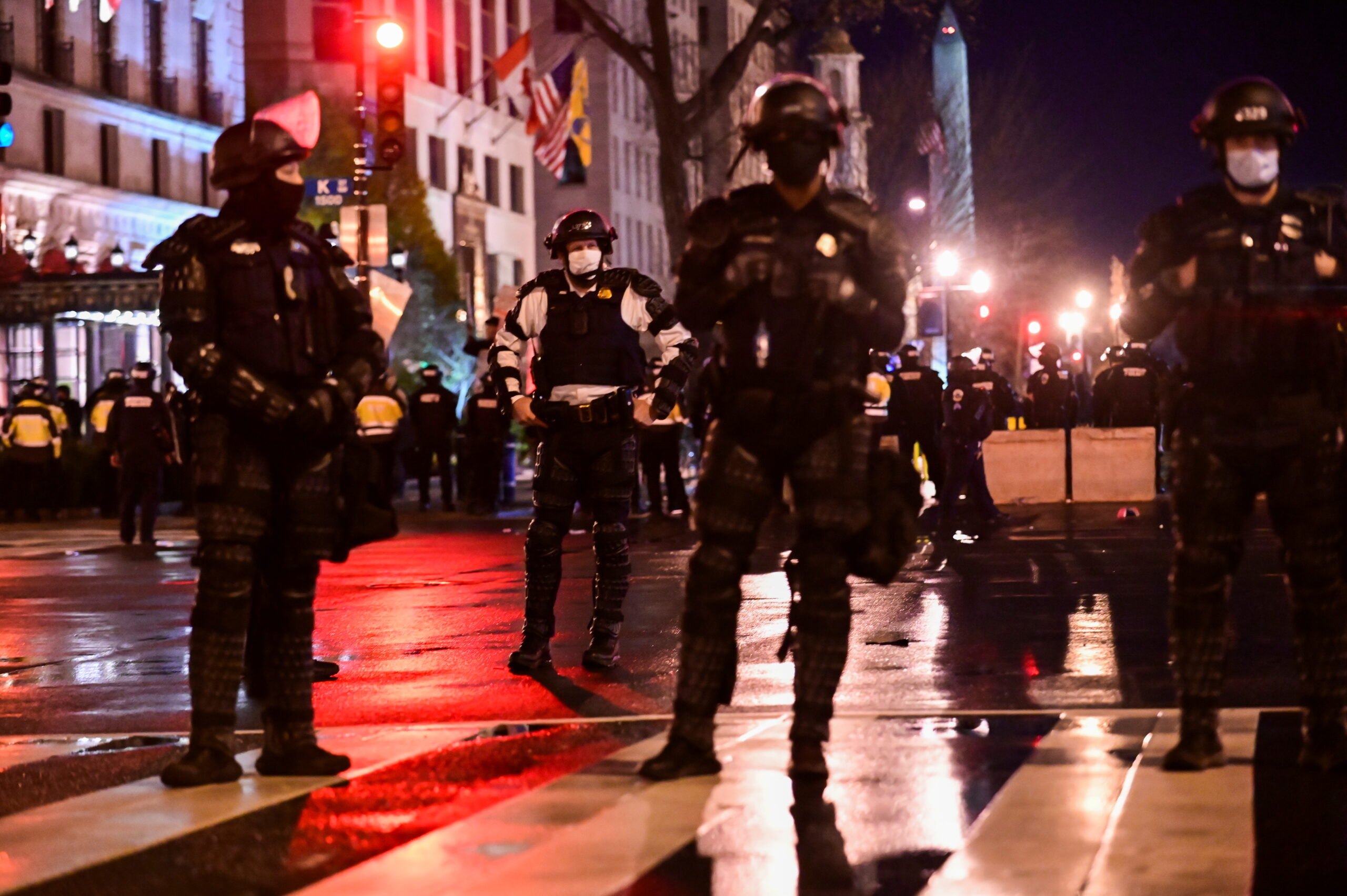 Полиция патрулирует места столкновений. Фото REUTERS/Erin Scott/Scanpix/Leta