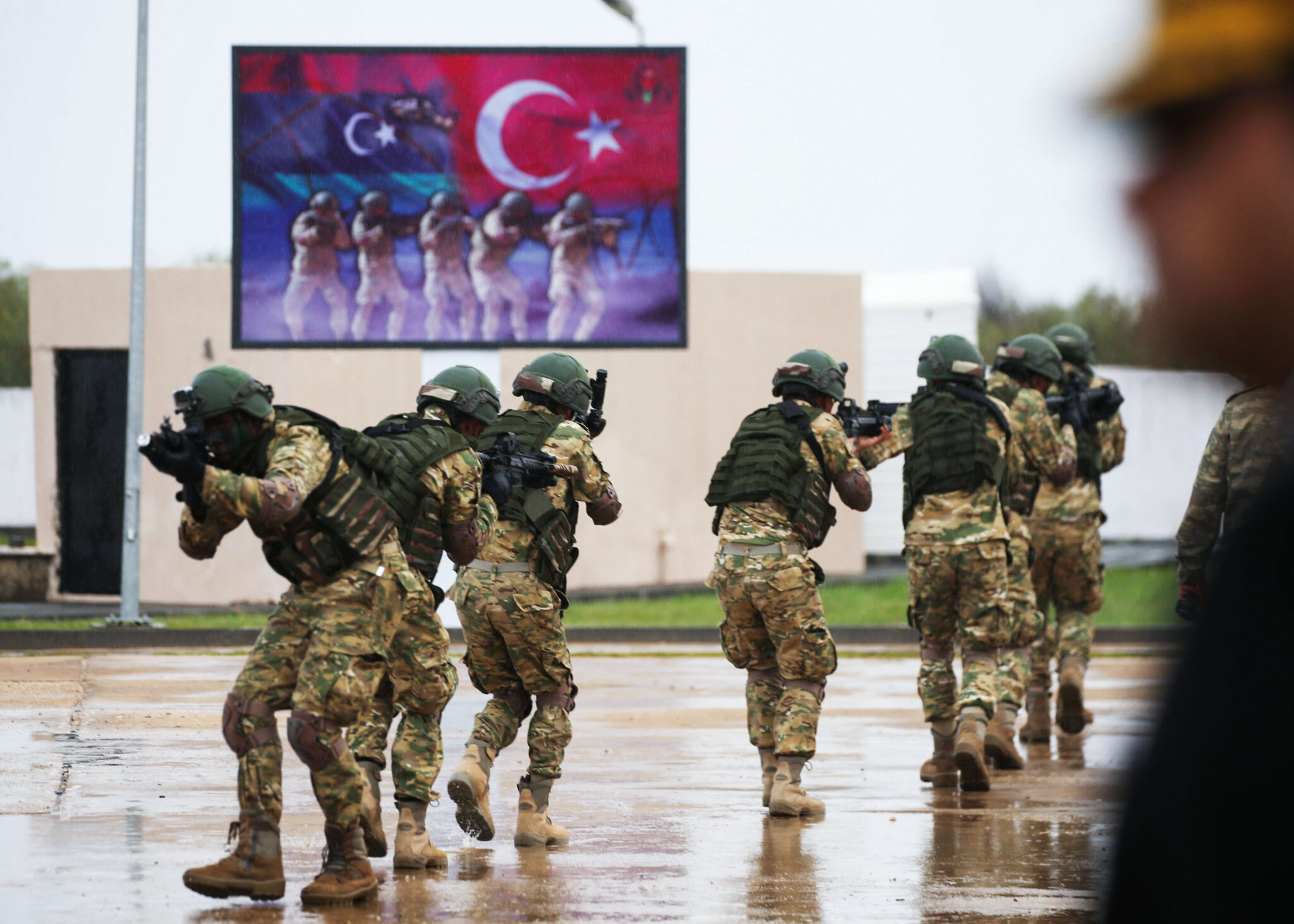 Военные в ливийском городе Тахура. Фото Mahmud TURKIA / AFP/Scanpix/Leta