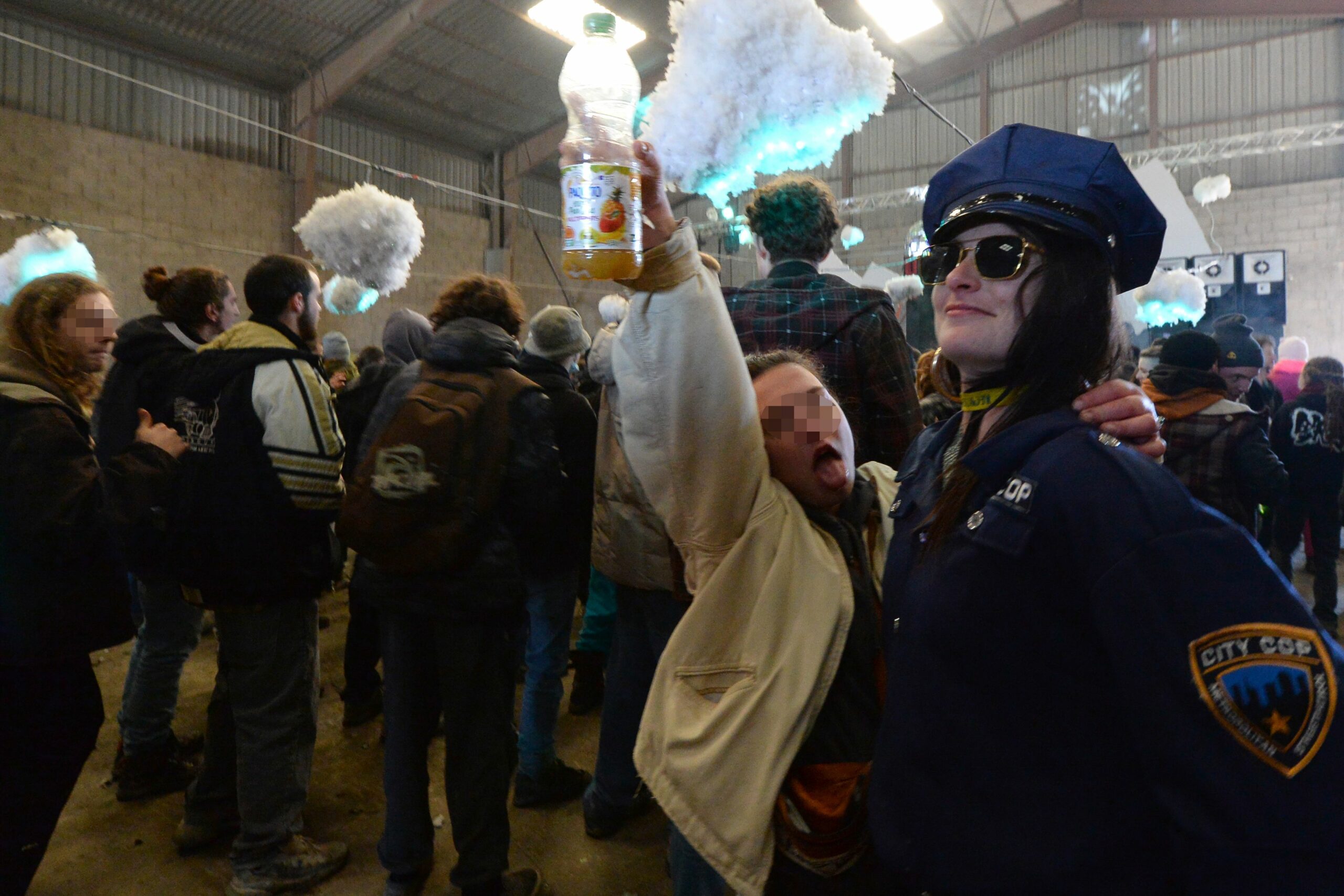 Участники незаконной вечеринки в Льероне. Фото  JEAN-FRANCOIS MONIER / AFP/Scanpix/Leta