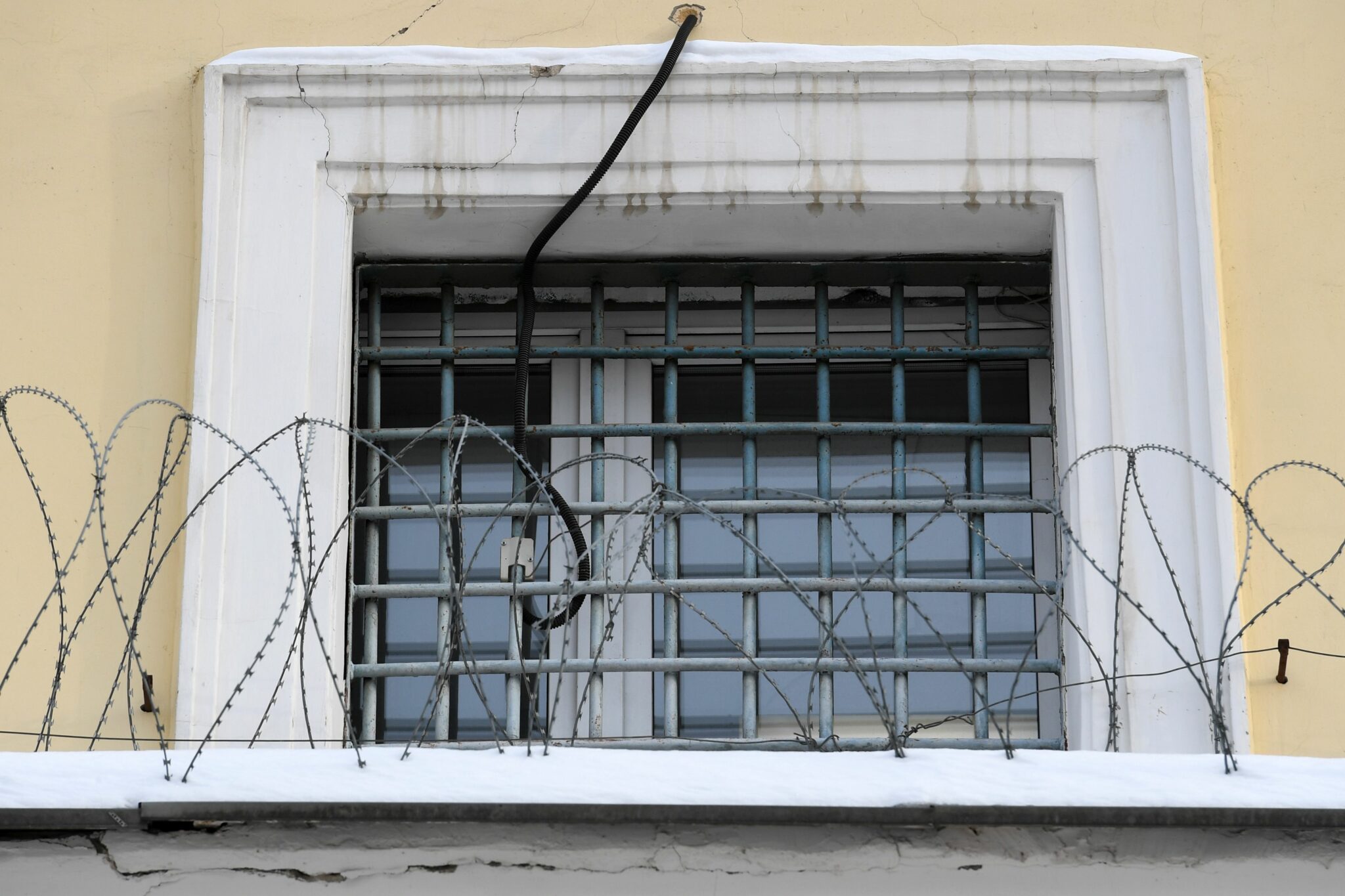 Окно "Матросской тишины". Фото NATALIA KOLESNIKOVA / AFP/Scanpix/Leta