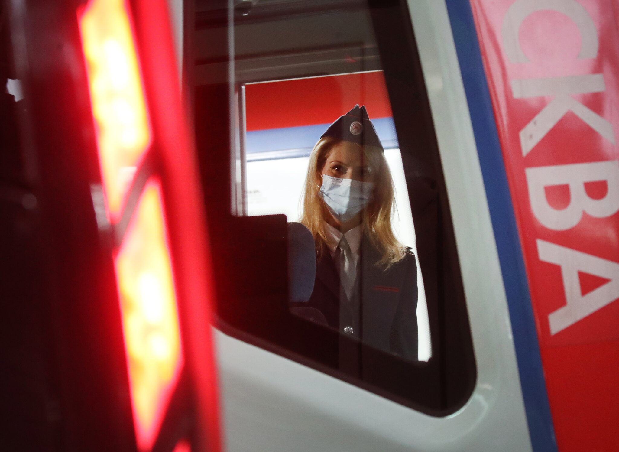 Женщина-машинист метро. Фото Vyacheslav Prokofyev / TASS / Scanpix / Leta