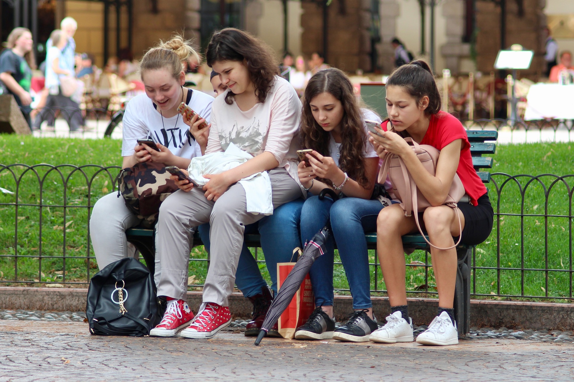 Подростки большую часть свободного времени проводят в соцсетях и играх