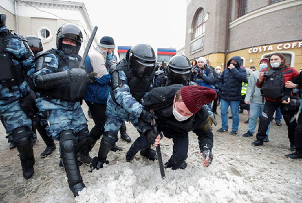 Задержание на акции протеста в Москве 31 января. Фото REUTERS/Maxim Shemetov/Scanpix/Leta