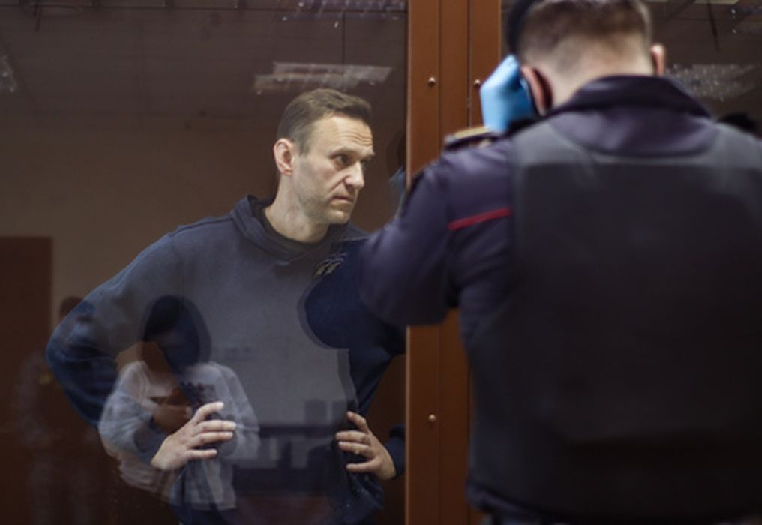 Алексей Навальный в суде по делу о клевете на ветерана. Фото EPA / Scanpix / Leta