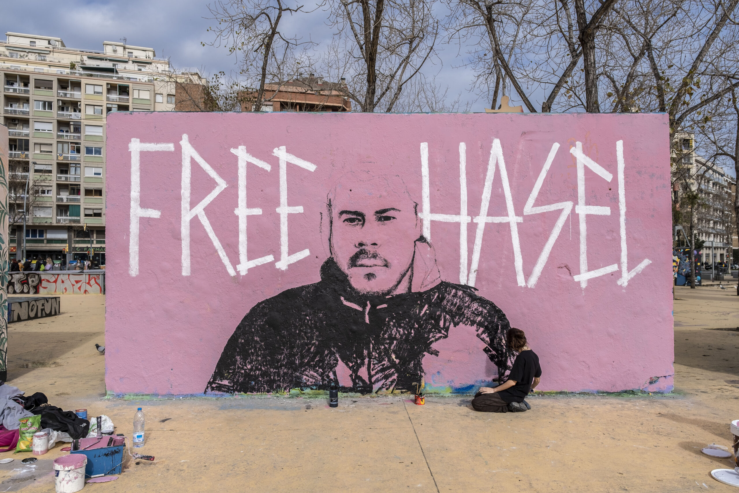 Граффити в Барселоне с требованием освободить Хаселя. Фото Paco Freire/SOPA Images via ZUMA Wire/Scanpix/Leta