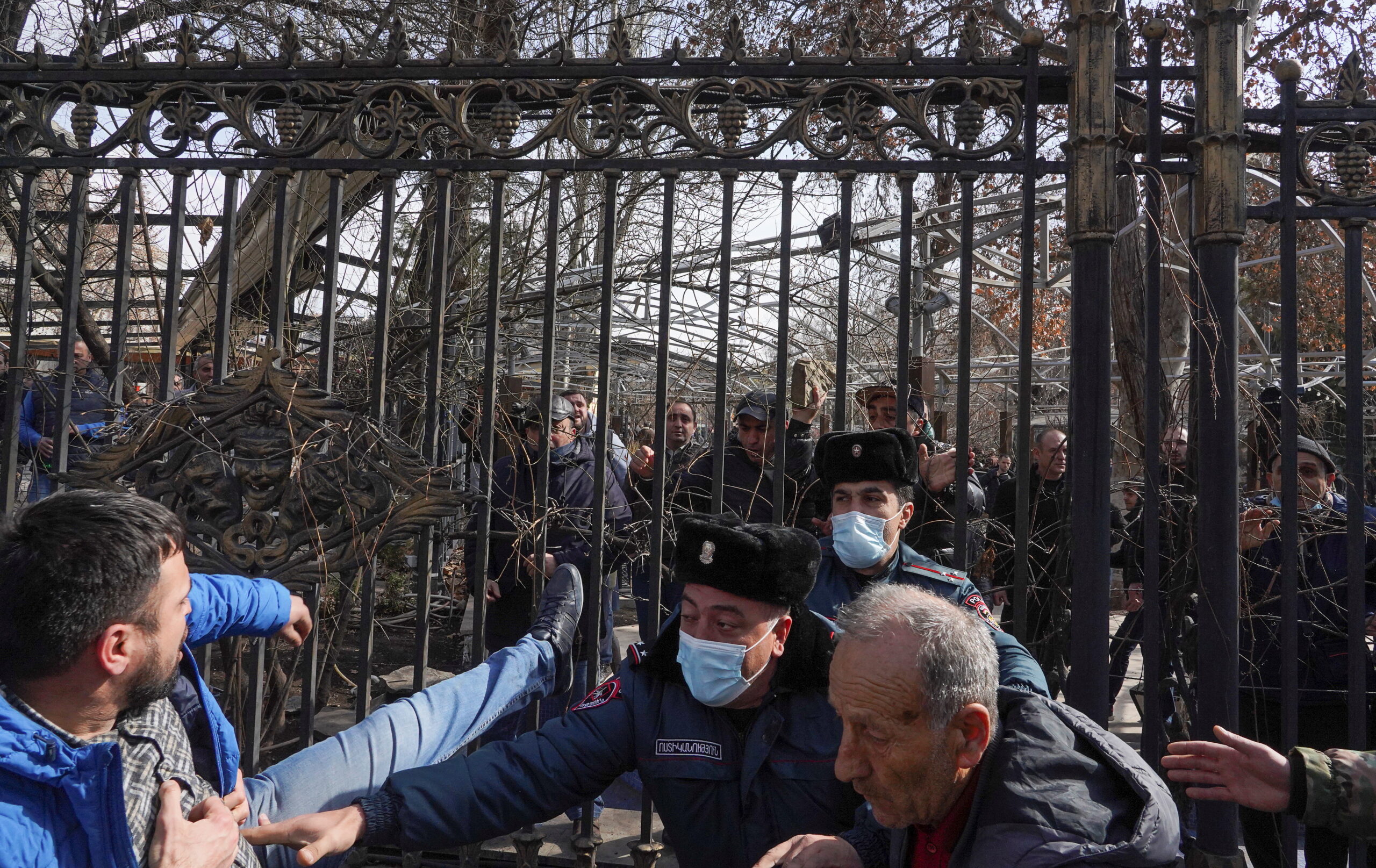 Стычки между сторонниками Никола Пашиняна и оппозицией в Ереване. Фото ARTEM MIKRYUKOV / TASS / Scanpix / Leta