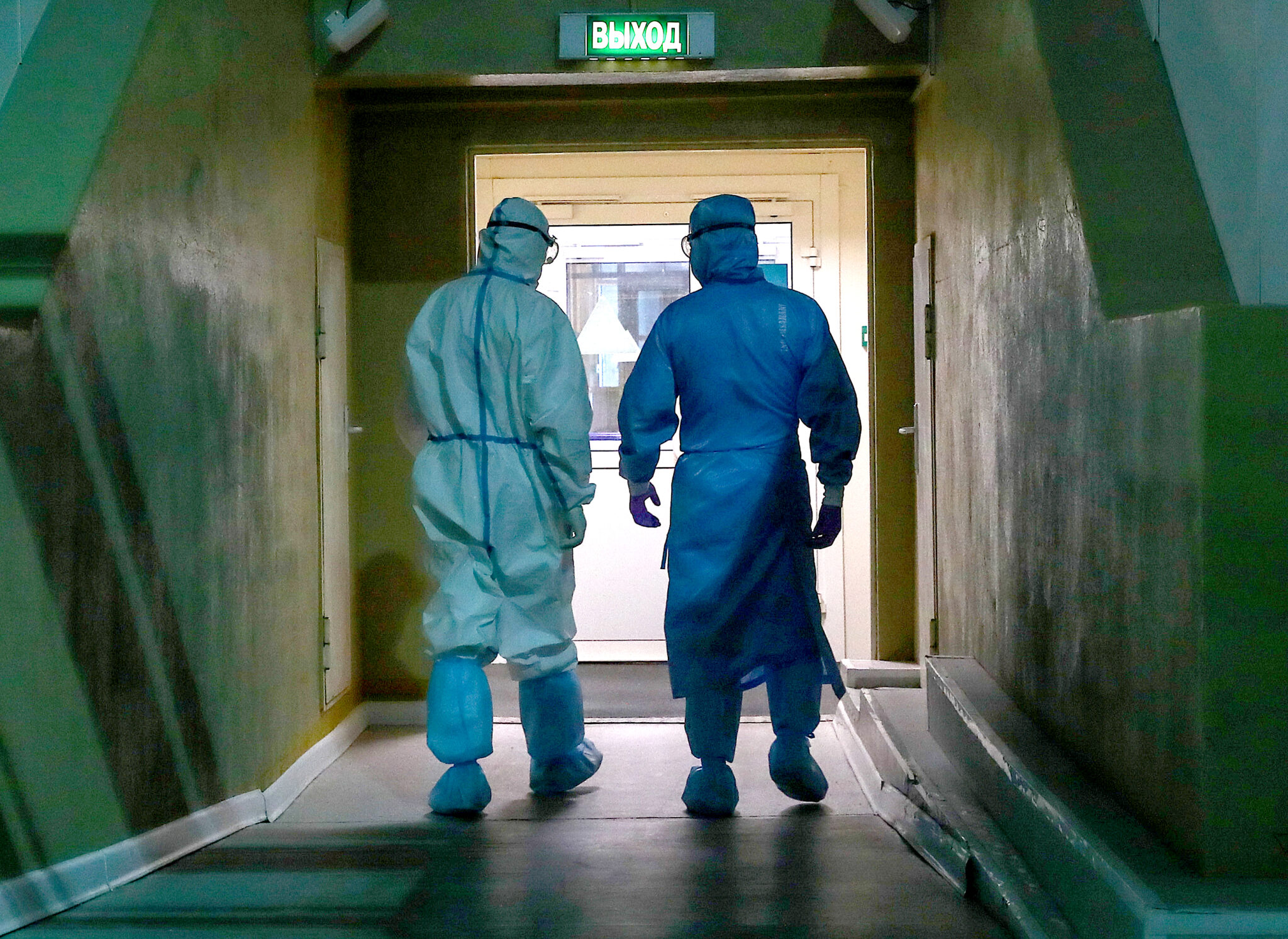 Медицинские работники в ковидном госпитале Москвы. Фото Valery Sharifulin / TASS / Scanpix / Leta