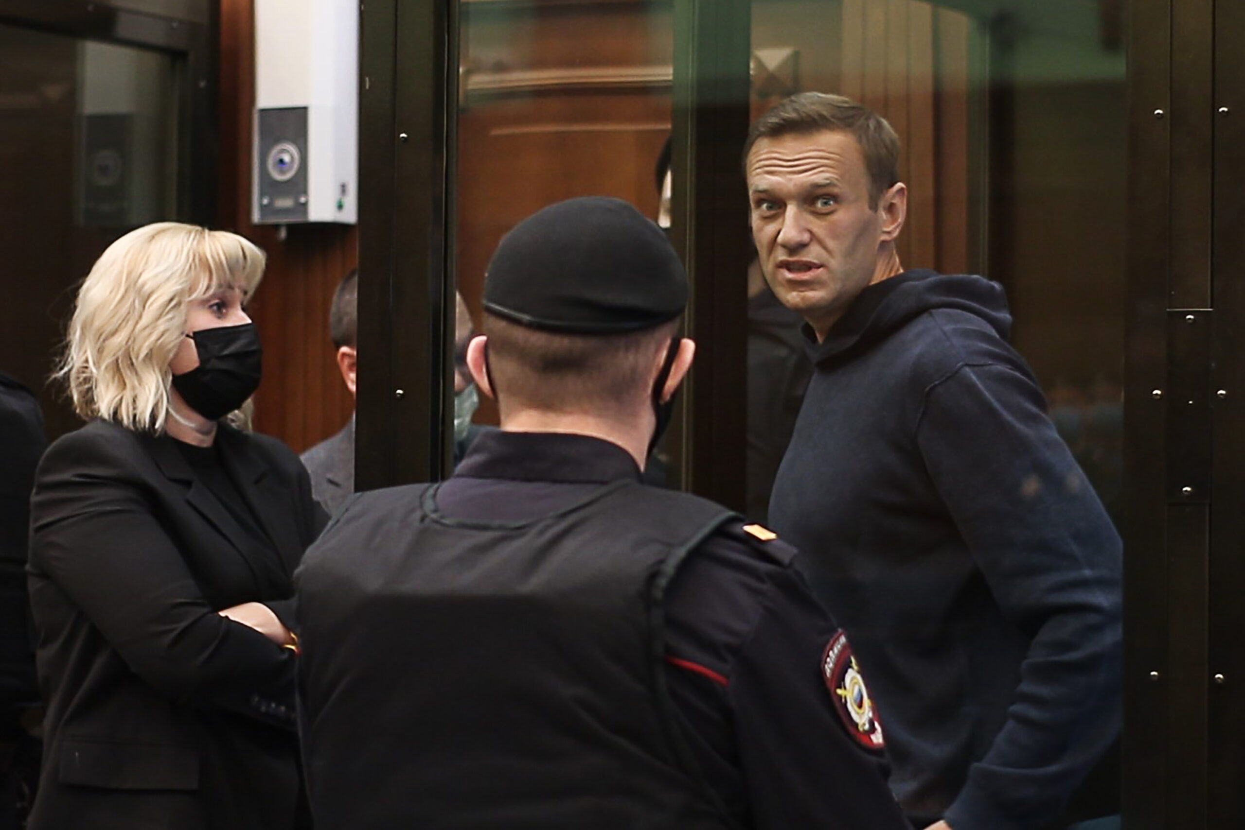 Памяти алексея навального россияне. Навальный в суде. Навальный суд 2 февраля 2021.