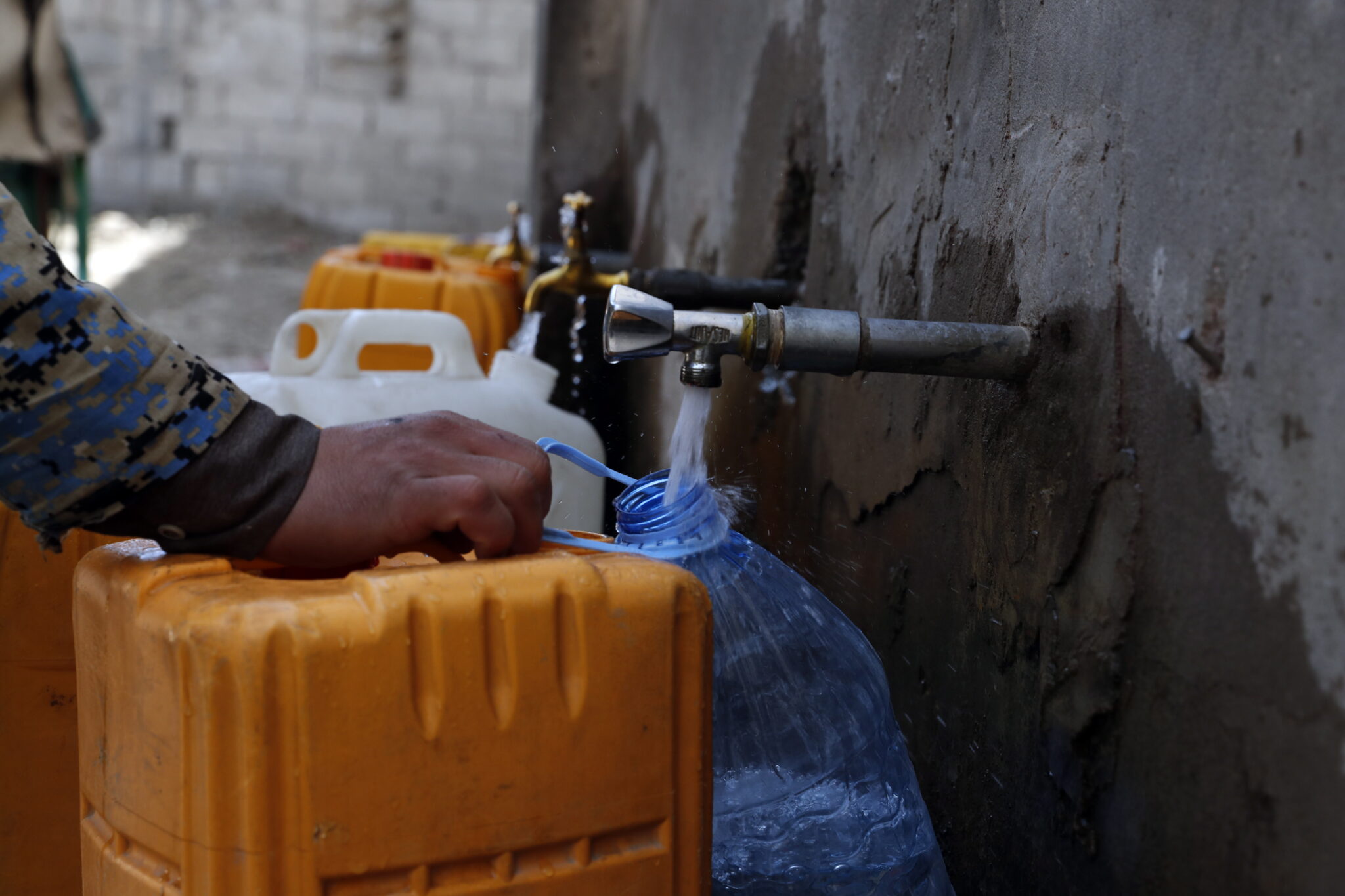 Набор воды. Фото EPA/YAHYA ARHAB/Scanpix/Leta