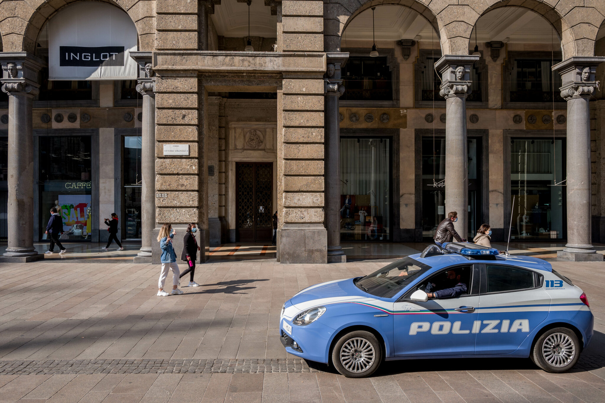 Полиция Италии. Фото IPA MilestoneMedia/PA Images/Carlo Cozzoli/Scanpix/Leta