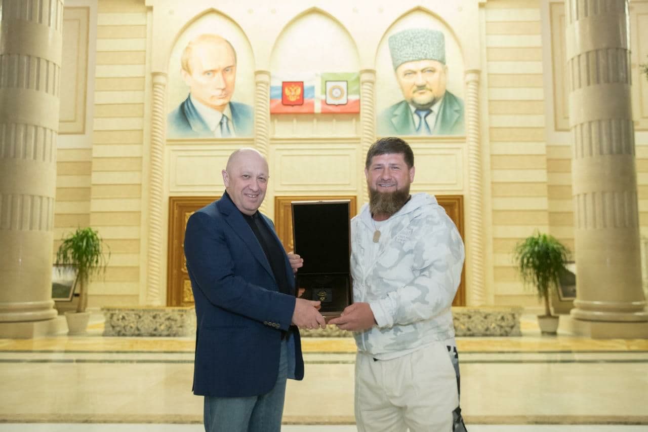 Евгений Пригожин (слева) и Рамзан Кадыров. Фото из Telegram Кадырова