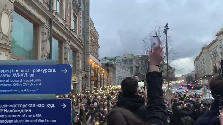 Акция протеста в поддержку Алексея Навального на Тверской улице в Москве. Фото Петр Пархоменко/«Спектр»