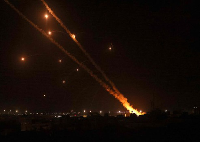 Запуск ракет из сектора Газа по территории Израиля. Фото AFP/Scanpix/Leta