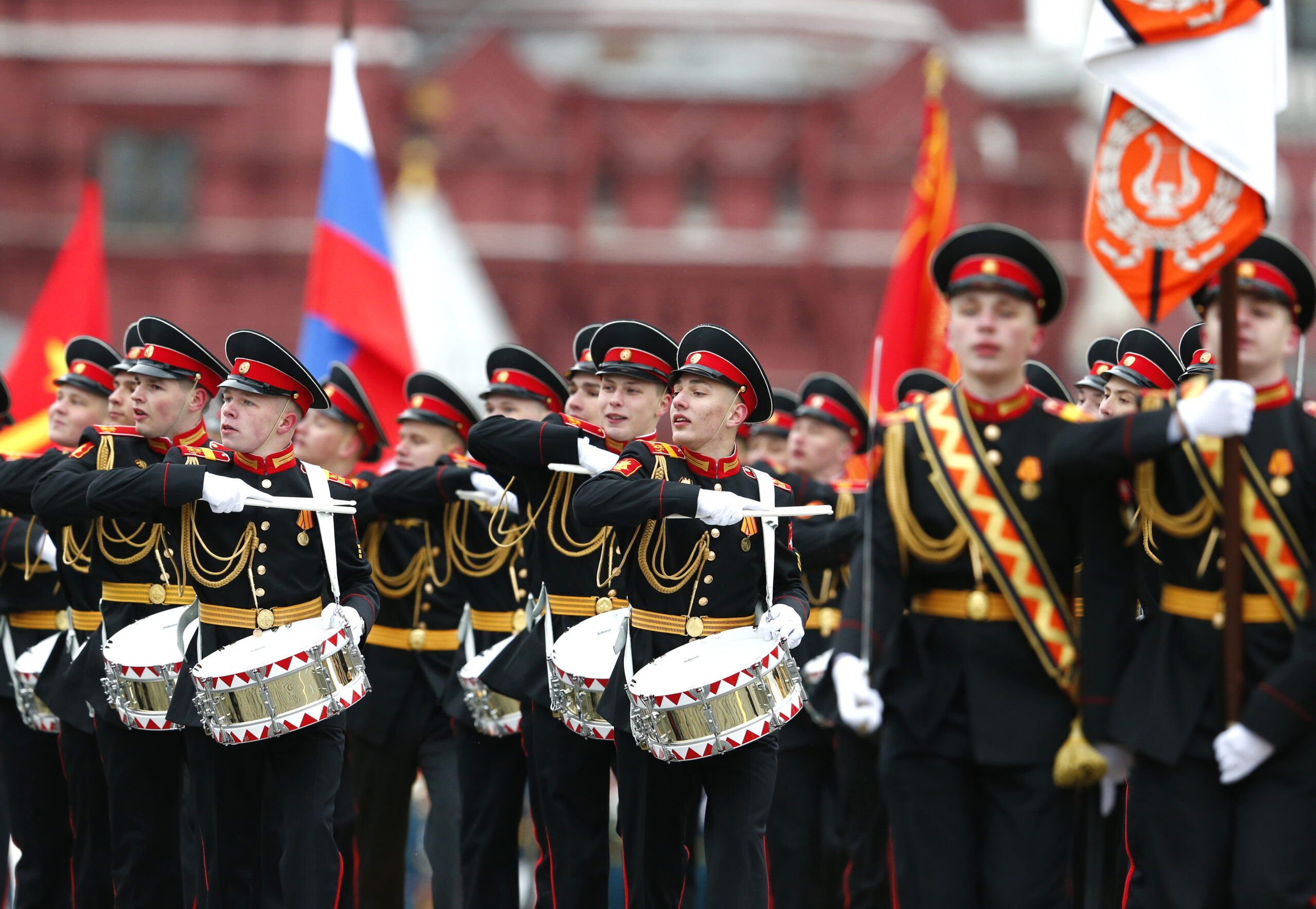 Военные курсанты маршируют по Красной площади во время парада. Фото Alexander Zemlianichenko / TASS / Scanpix / Leta 