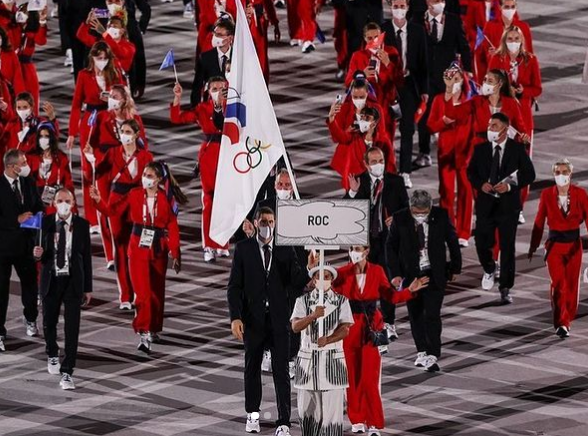 Сборная России под флагом Олимпийского комитета России на церемонии открытия Олимпиады в Токио. Фото из Twitter-аккаунта Олимпийского комитета России