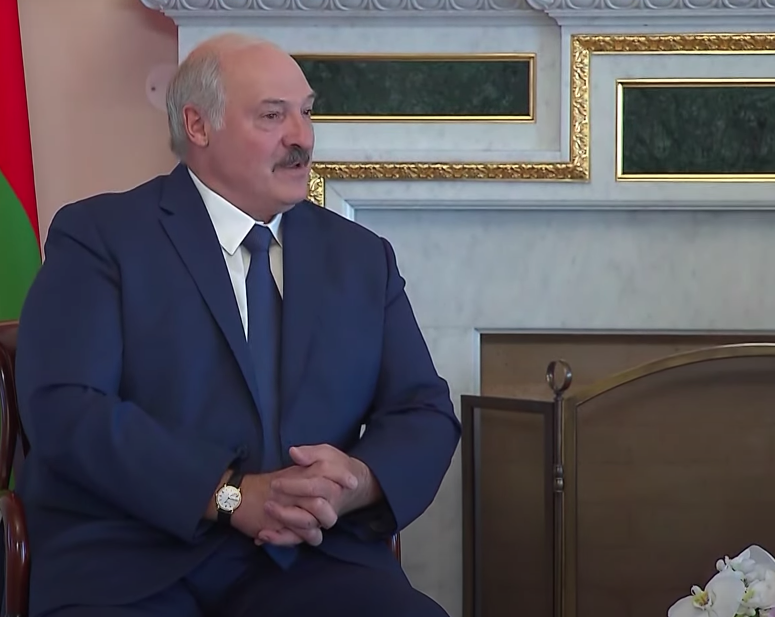 Лукашенко на встрече с Путиным в Петербурге. Скриншот видео YouTube Белта