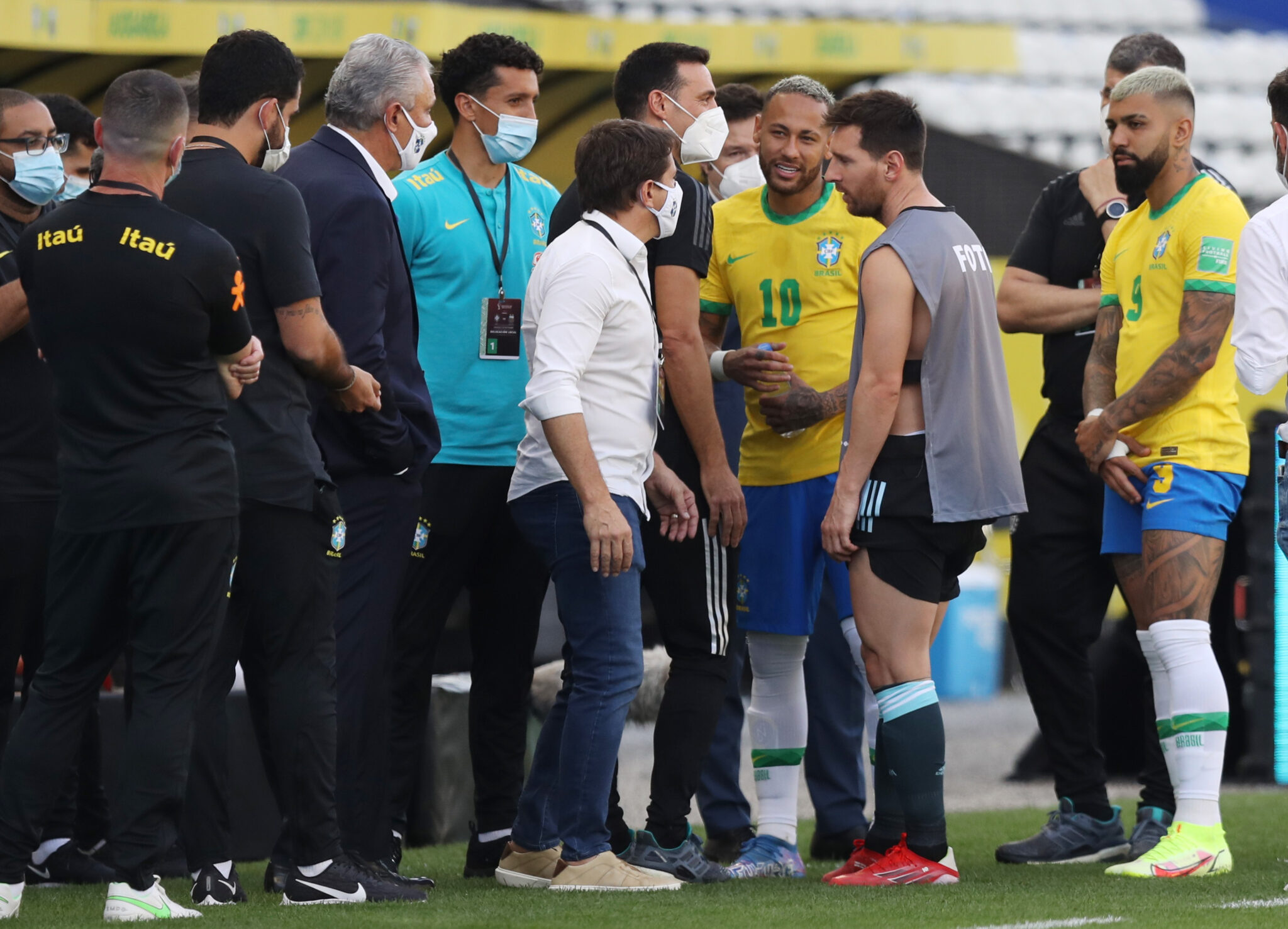 Остановленный матч между Аргентиной и Бразилией. Фото AMANDA PEROBELLI / TASS / Scanpix / Leta