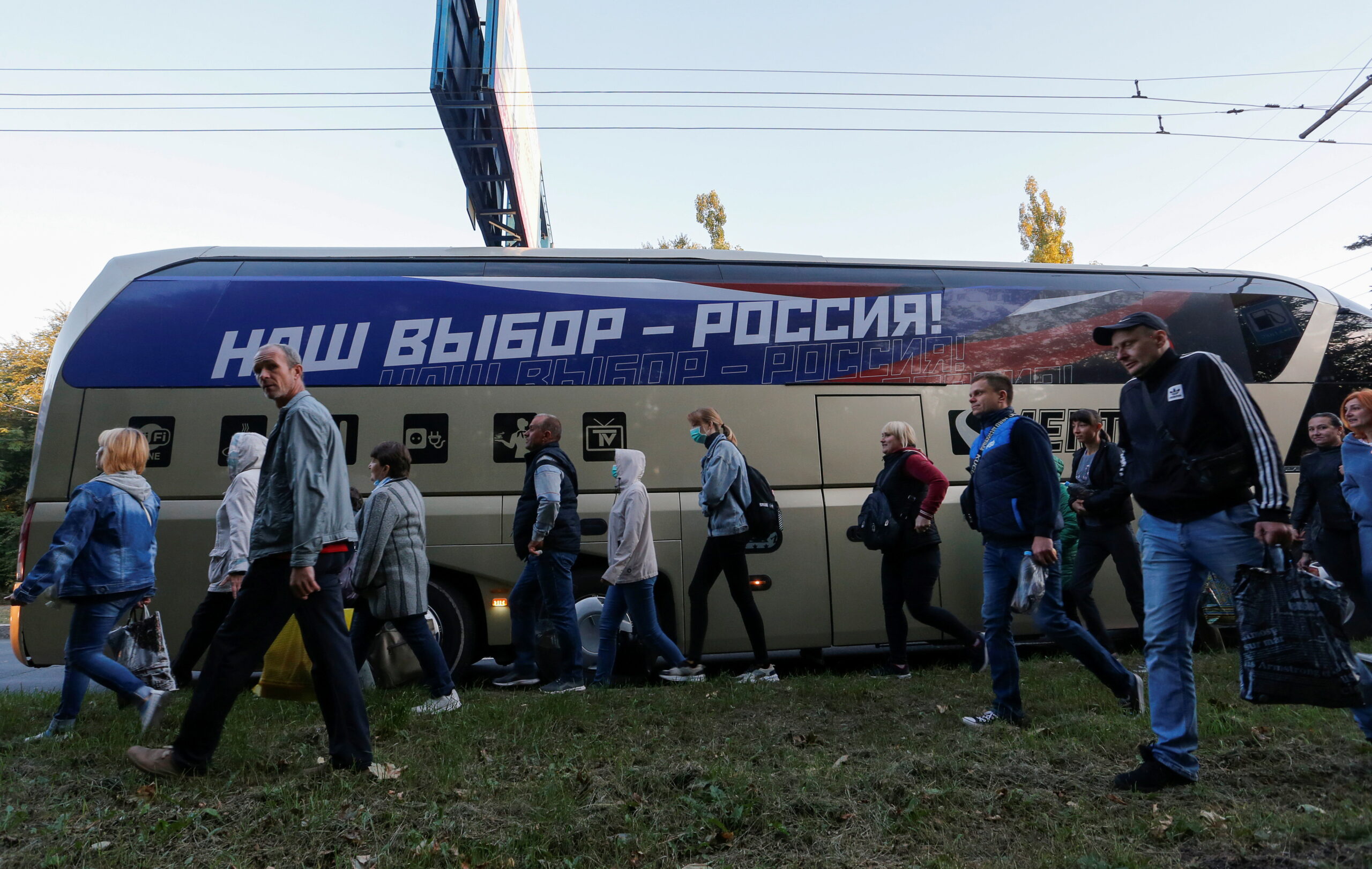 Избиратели из Донецка отправляются в Ростовскую область на голосование. Фото ALEXANDER ERMOCHENKO / TASS / Scanpix / Leta