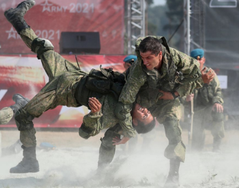 Военнослужащие на учениях в Свердловской области. Фото  Donat Sorokin/TASS/Scanpix/Leta