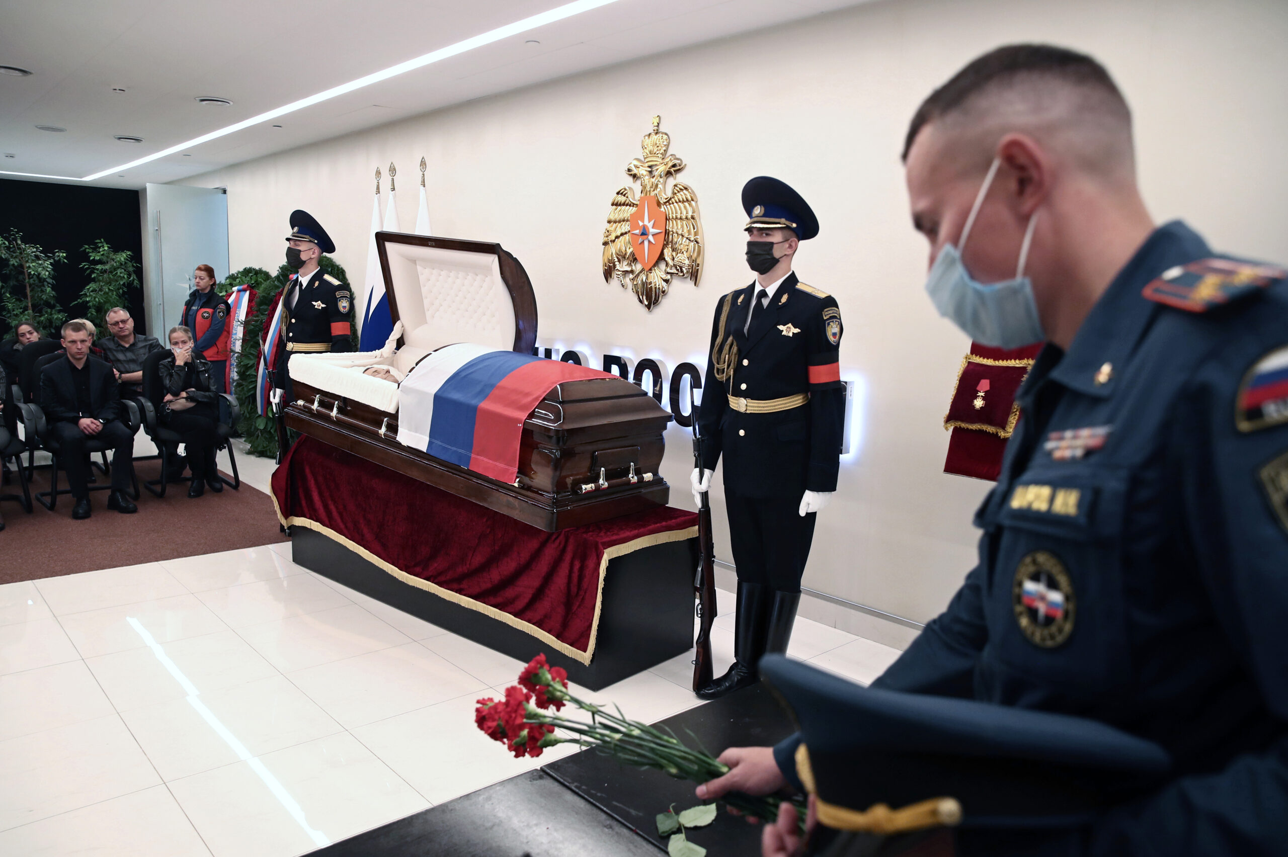 Гроб с телом Евгения Зиничева. Фото Valery Sharifulin / TASS / Scanpix / Leta