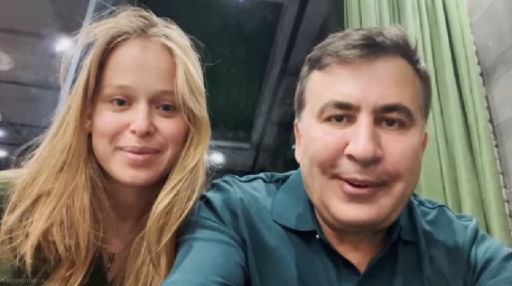 Елизавета Ясько и Михаил Саакашвили. Кадр видео, опубликованного в Facebook Елизаветы Ясько