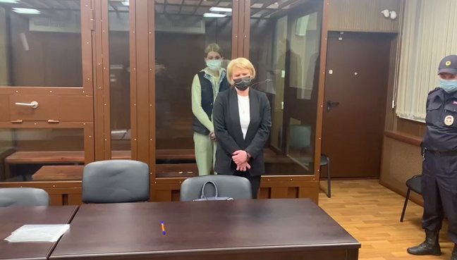 Марина Ракова в суде. Кадр видео, опубликованного в телеграм-канале московских судов общей юрисдикции