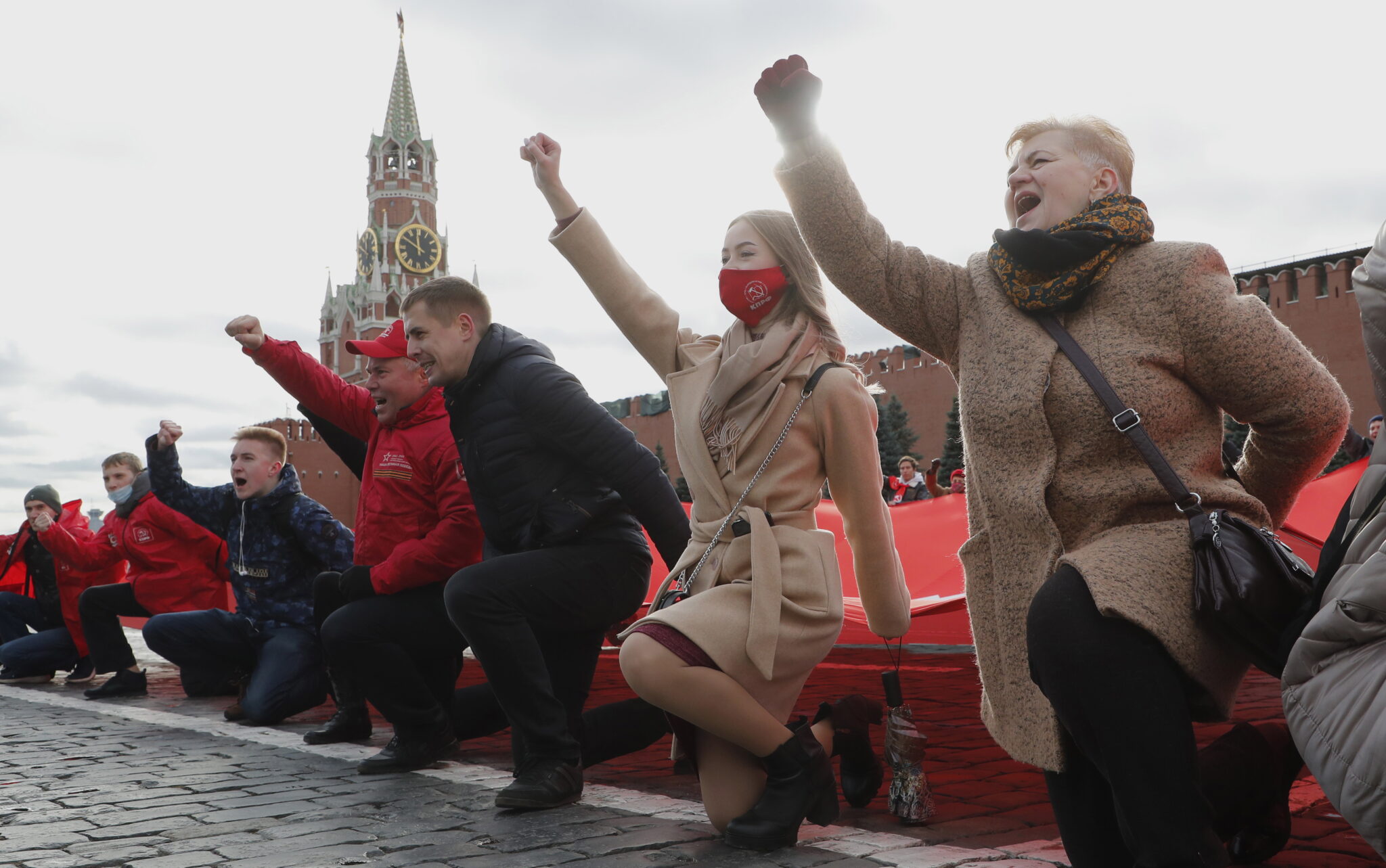 Сторонники КПРФ на Красной площади. Фото EPA/MAXIM SHIPENKOV/Scanpix/Leta