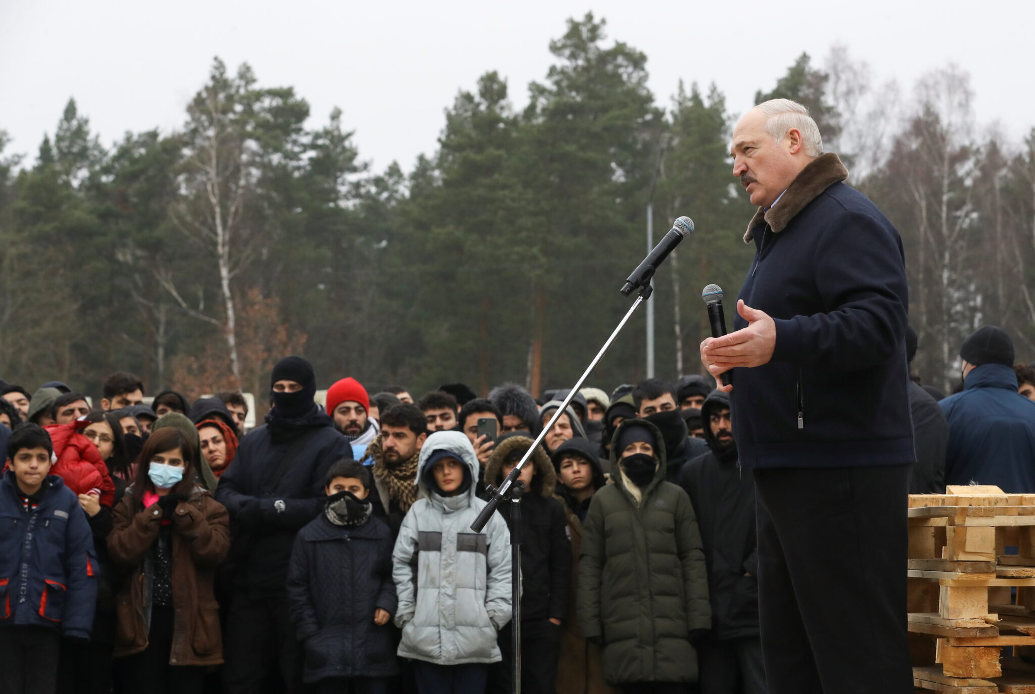 Александр Лукашенко в лагере мигрантов. Фото KACPER PEMPEL / TASS / Scanpix / Leta