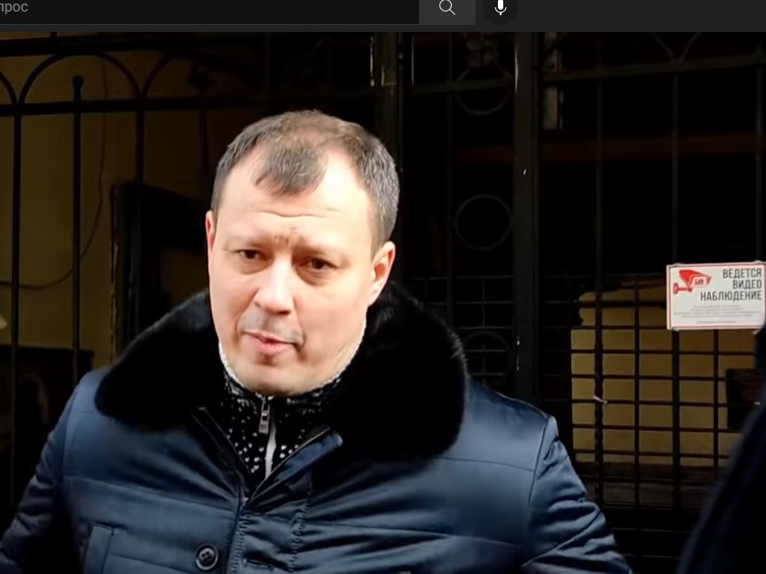 Александр Коновалов на улице Рубинштейна. Скриншот sota.vision