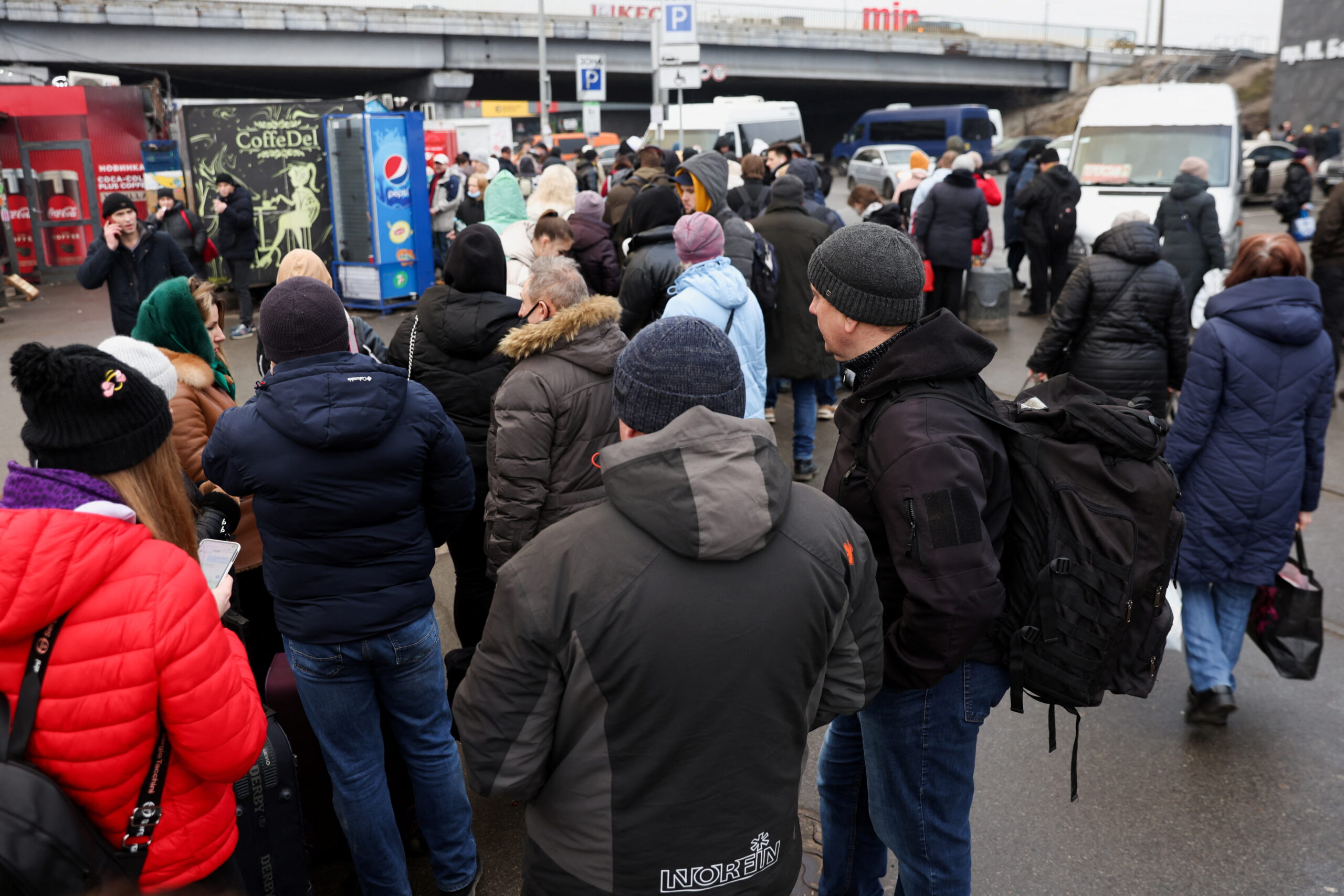 Люди на автобусном вокзале в Киеве. Фото UMIT BEKTAS / TASS / Scanpix / Leta
