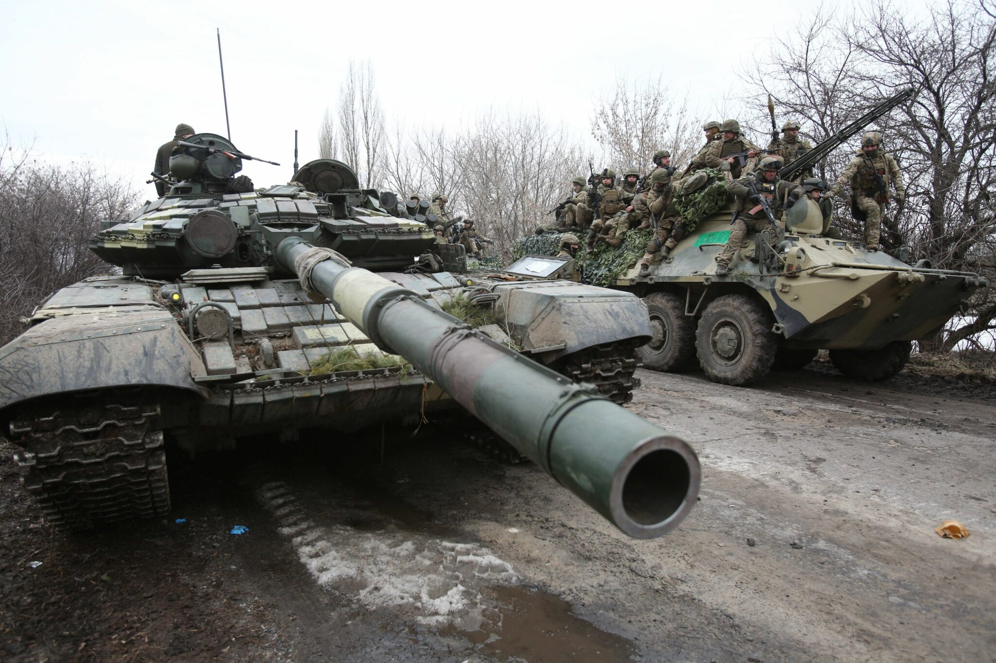 Украинские военные готовятся к отражению атаки в Луганской области. Фото ANATOLII STEPANOV/ TASS / Scanpix / Leta