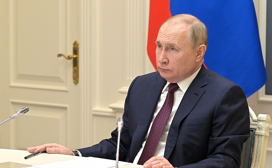 Владимир Путин наблюдает за ходом учений сил стратегического сдерживания из ситуационного центра Кремля. Фото пресс-служба Кремля. 