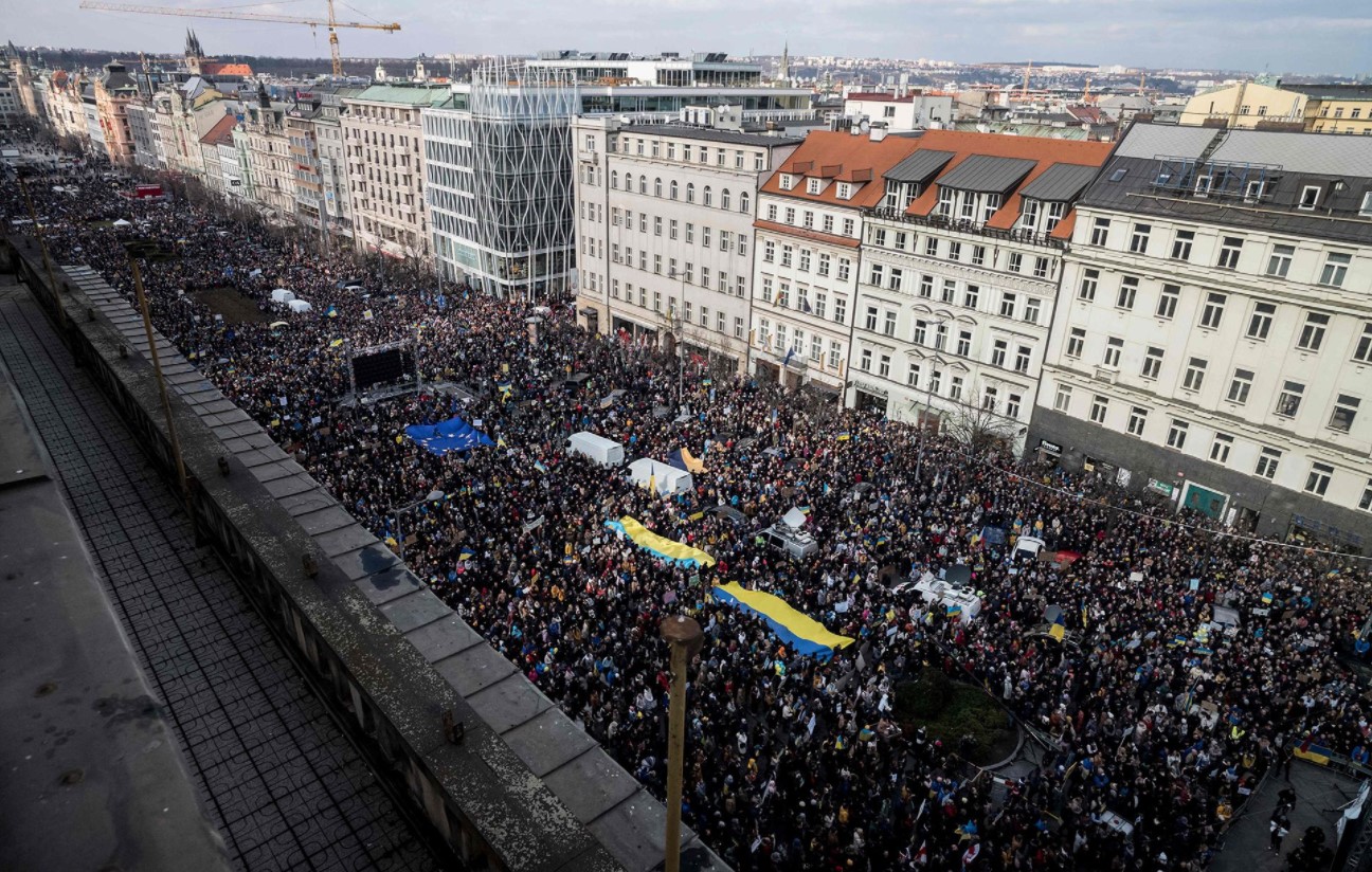 Акция протеста против войны в Украине в Праге. 27 февраля 2022 года. Фото Michal Cizek/AFP/Scanpix/LETA