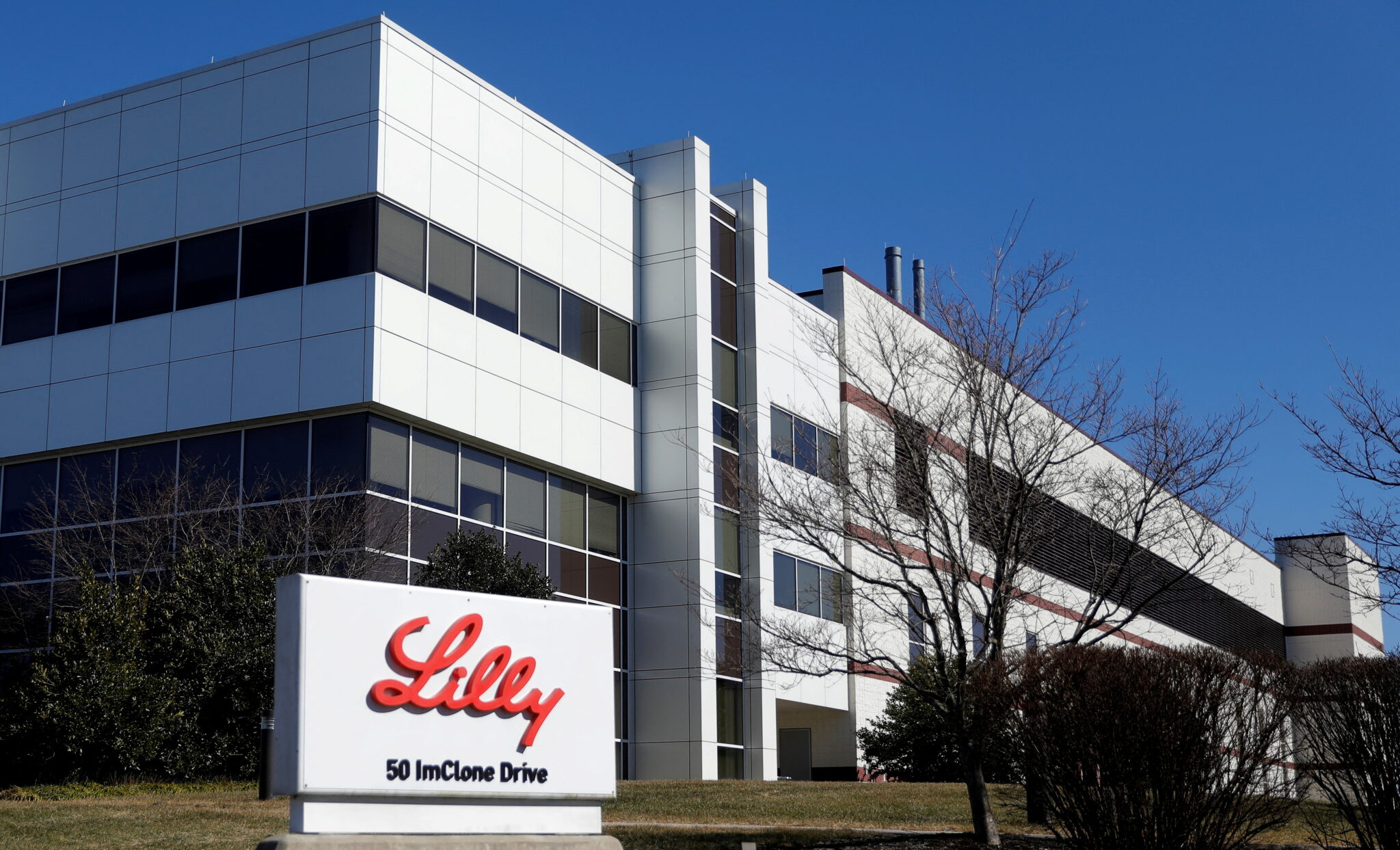 Фармацевтический завод Eli Lilly and Company в Бранчбурге, штат Нью-Джерси. Фото REUTERS/Mike Segar/Scanpix/LETA