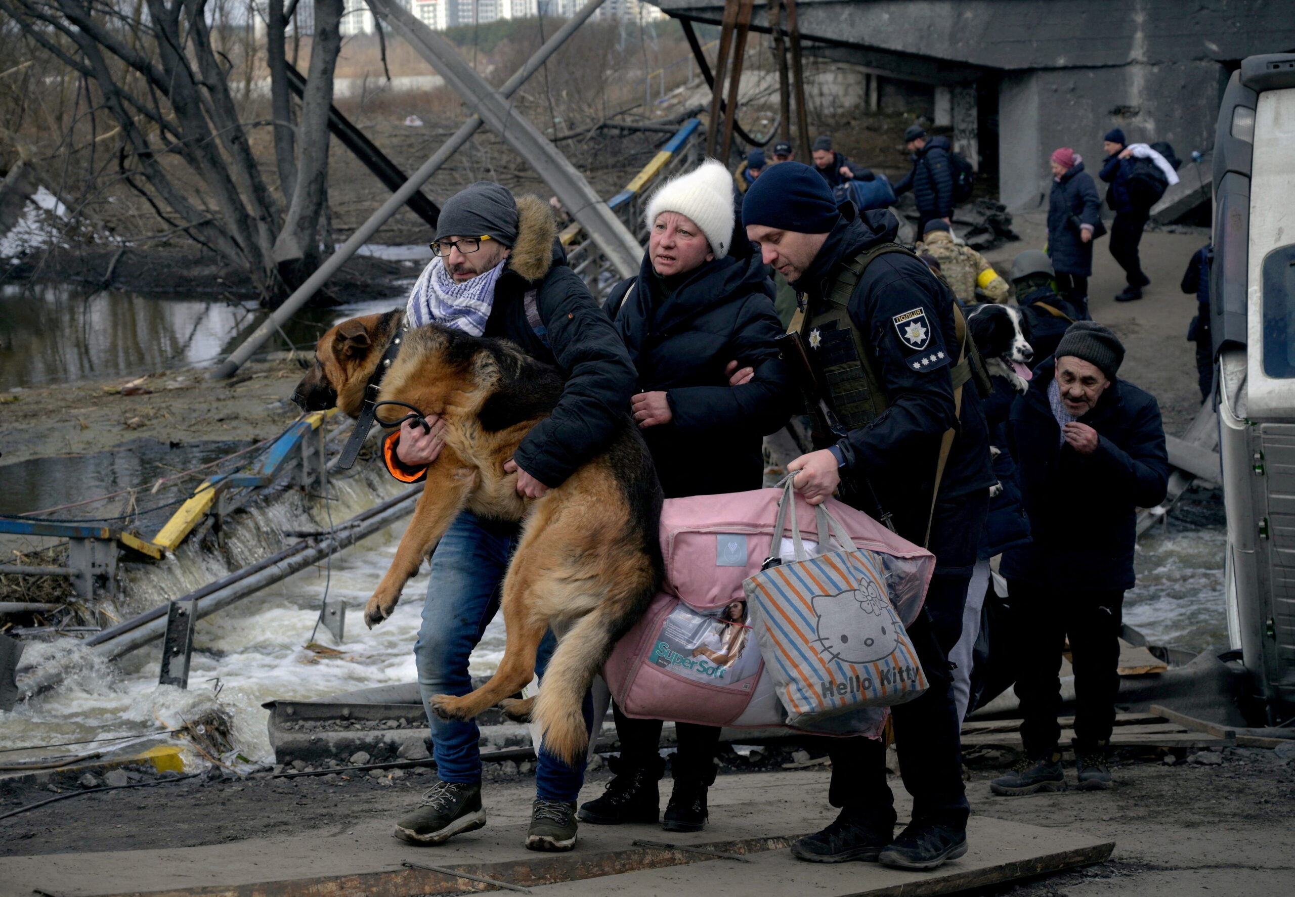 Эвакуация из города Ирпень. 9 марта 2022 года. Фото Maksim Levin/REUTERS/Scanpix/LETA