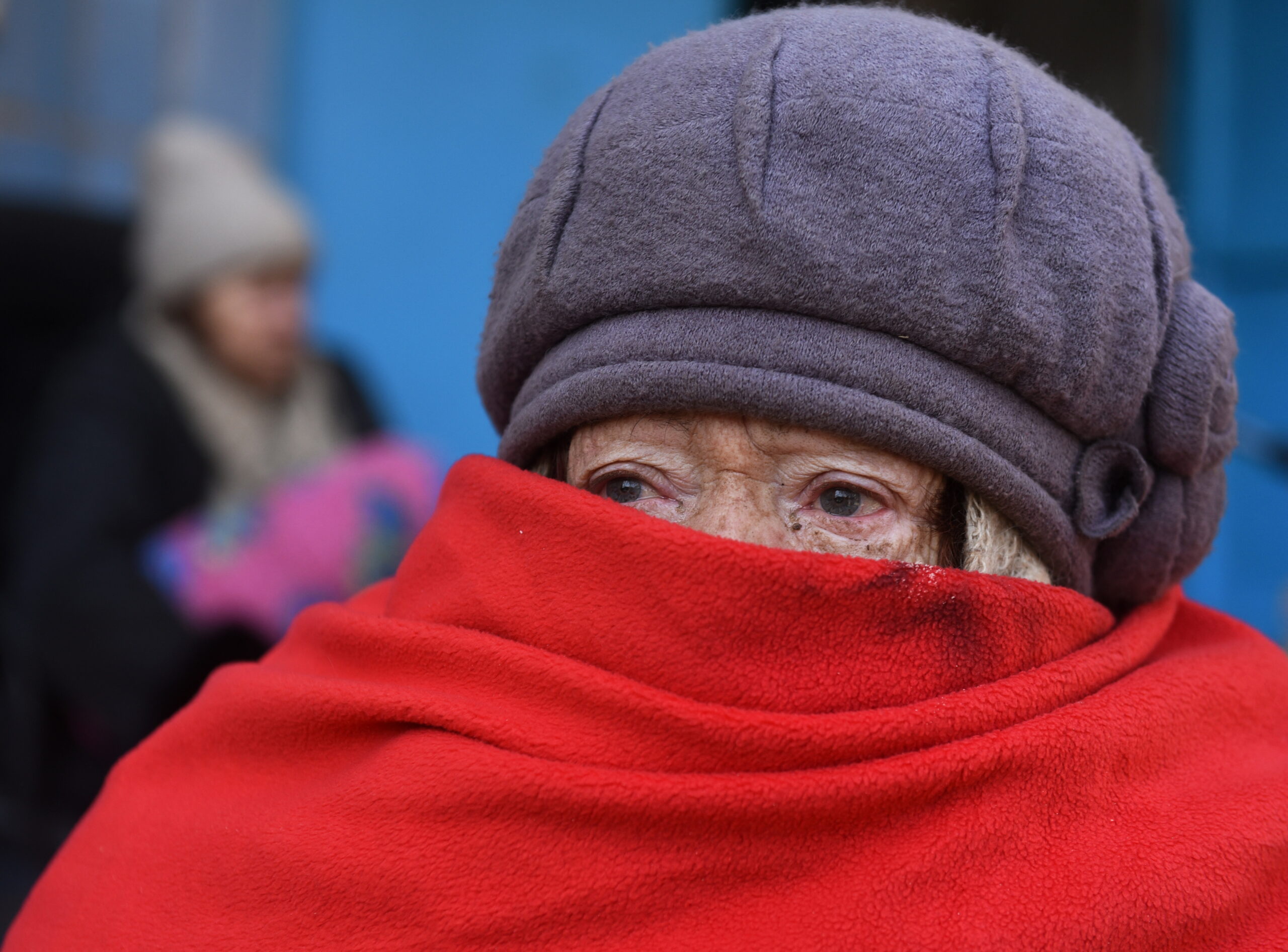 жилого дома в осажденном Мариуполе. Украина, 19 марта 2022 года. © Reuters / Stringer / Scanpix / Leta