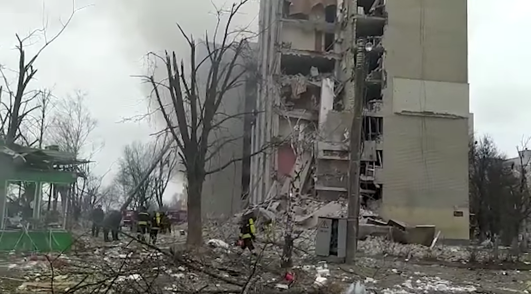 Чернигов после бомбежек 16 марта. Скриншот из видео Государственной службы по чрезвычайным ситуациям Украины