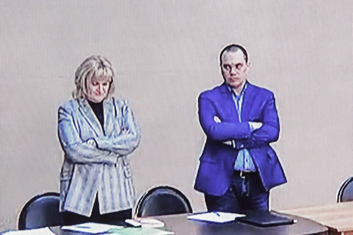Ольга Михайлова и Вадим Кобзев на оглашении приговора по делу Алексея Навального. Фото AFP/Scanpix/LETA